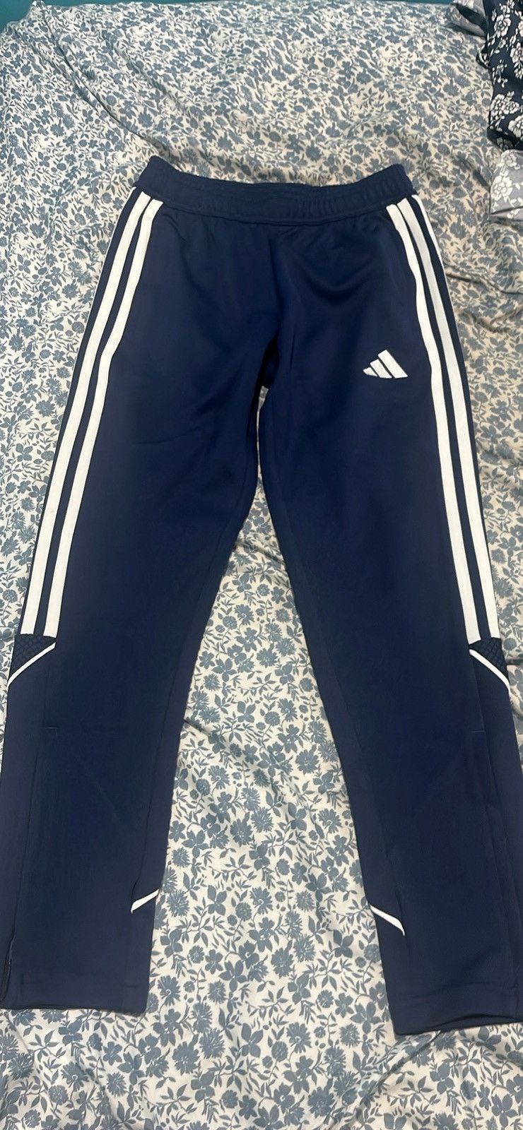Adidas Adidas Sweatpants Size US 26 / EU 42 - 1 Thumbnail