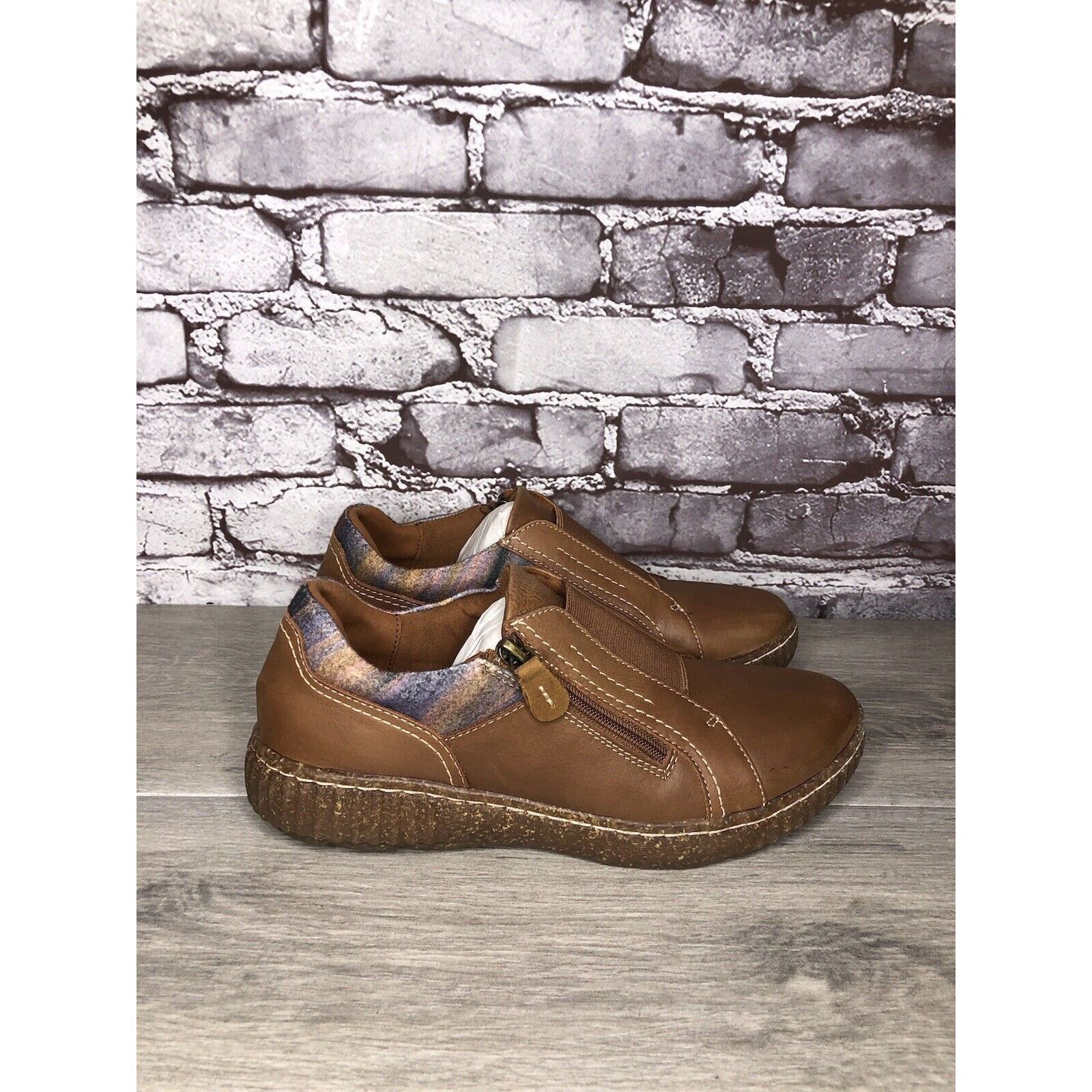 Clarks Clarks Collection Caroline Cove Brown Leather Zip Comfort Sh Size US 7.5 / IT 37.5 - 16 Thumbnail