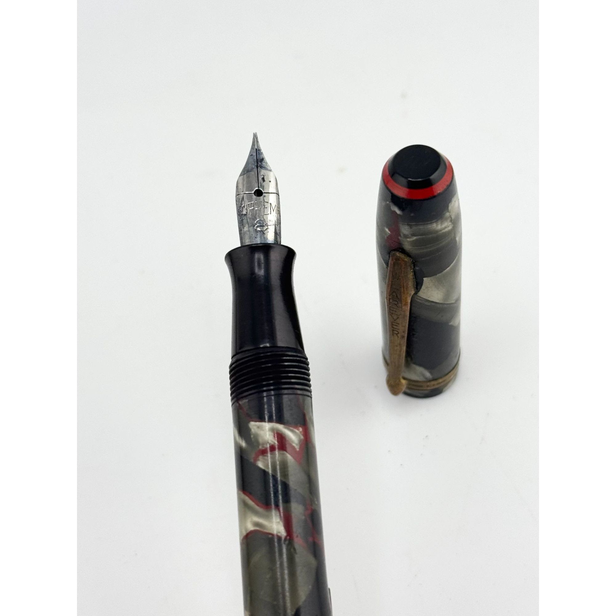 Vintage Vintage Used Wearever Supreme Fountain Pen Red Onyx Marble D Size ONE SIZE - 5 Thumbnail
