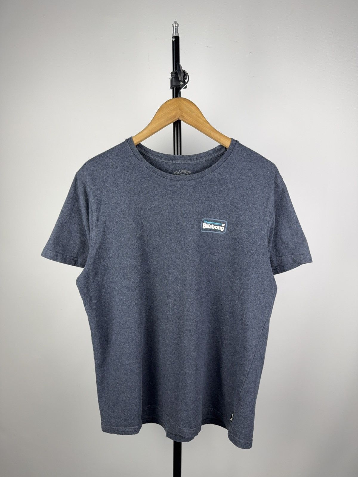 Billabong Retro Y2K 00s Big Logo Surf Sk8 Billabong T Shirt Size US L / EU 52-54 / 3 - 2 Thumbnail