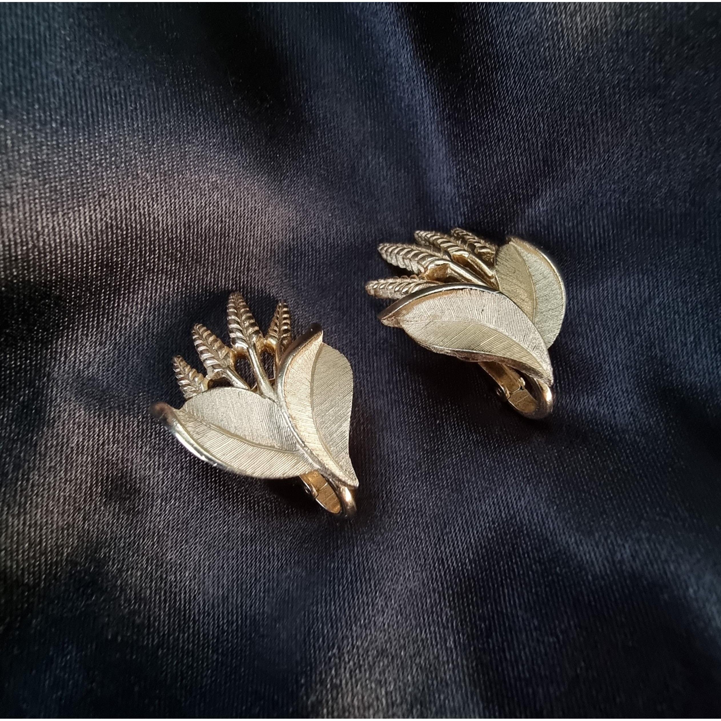 Other Rare Find Vintage Crown TRIFARI 1950s Signed Wheat and Leaf Size ONE SIZE - 7 Thumbnail