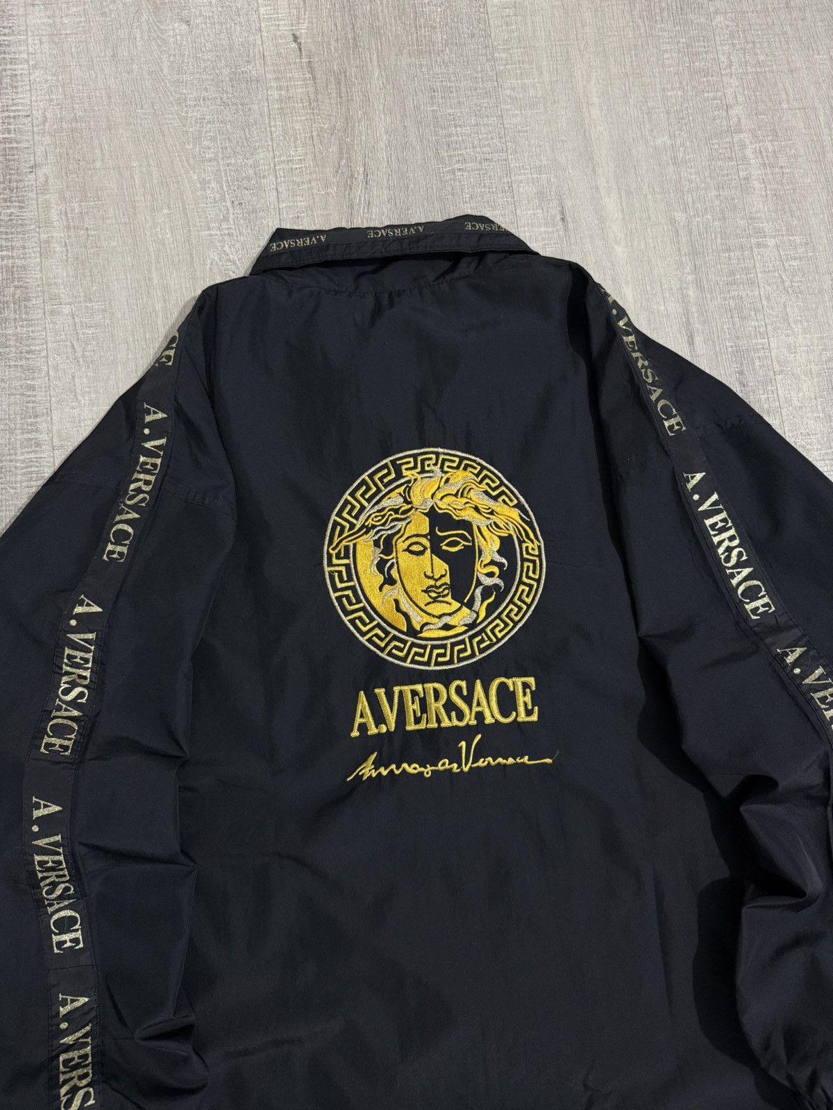 Versace Vintage versace windbreaker taped jacket Size US M / EU 48-50 / 2 - 8 Thumbnail