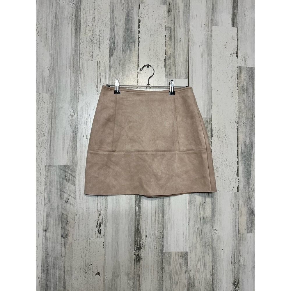 Kendall And Kylie Kendall & Kylie Faux Suede Rose Tan Mini Skirt | Soft Zip-Ba Size 26" / US 2 / IT 38 - 1 Thumbnail