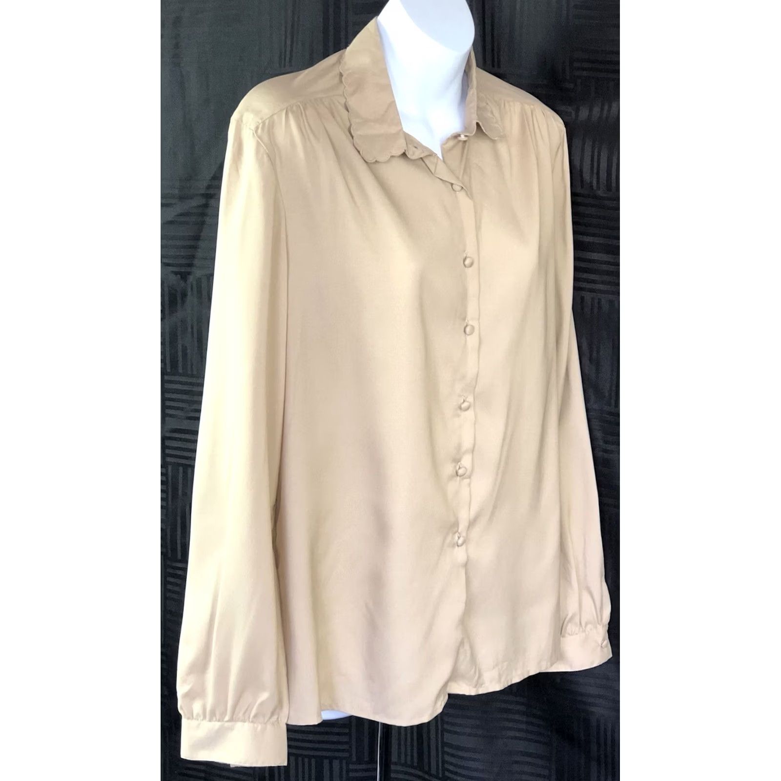 Vintage Vintage blouse L beige ButtonUp scallop collar Edwardian career 80s secretary 14 Size L / US 10 / IT 46 - 2 Thumbnail