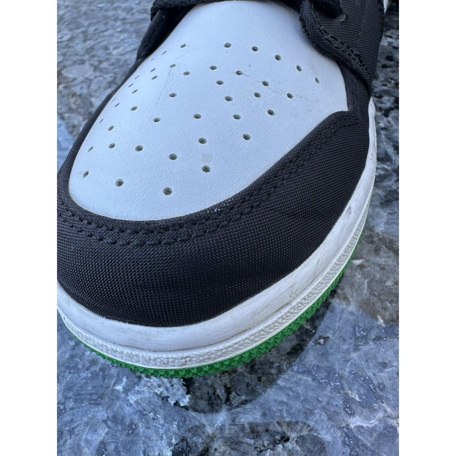 Nike Nike Air Jordan 1 Mid SE Shoes Oakland Lucky Green 10.5 Size US 10.5 / EU 43-44 - 5 Thumbnail