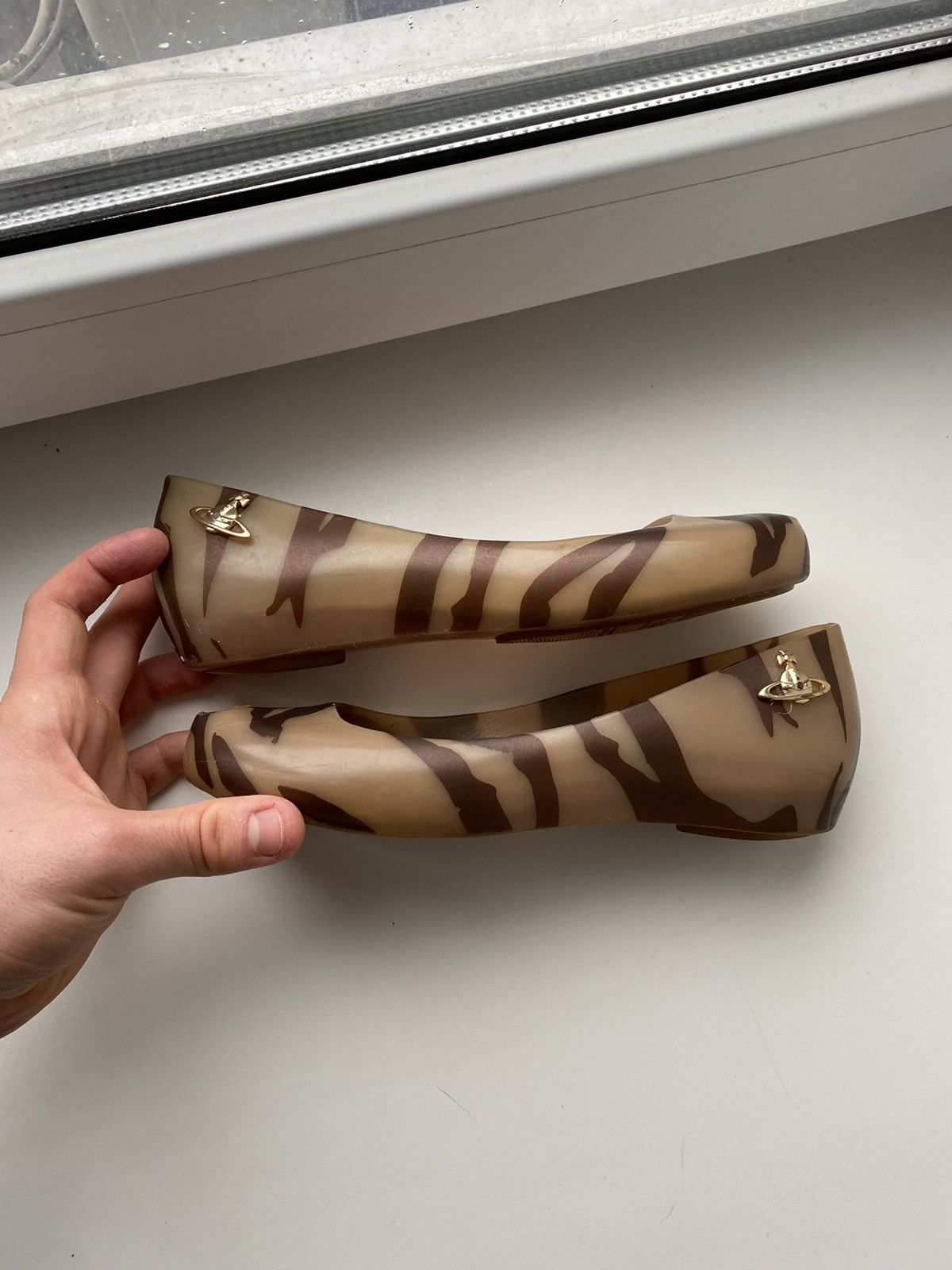 Melissa × Vivienne Westwood Melissa Vivienne Westwood natural /brown zebra print jelly Size US 5 / IT 35 - 2 Thumbnail