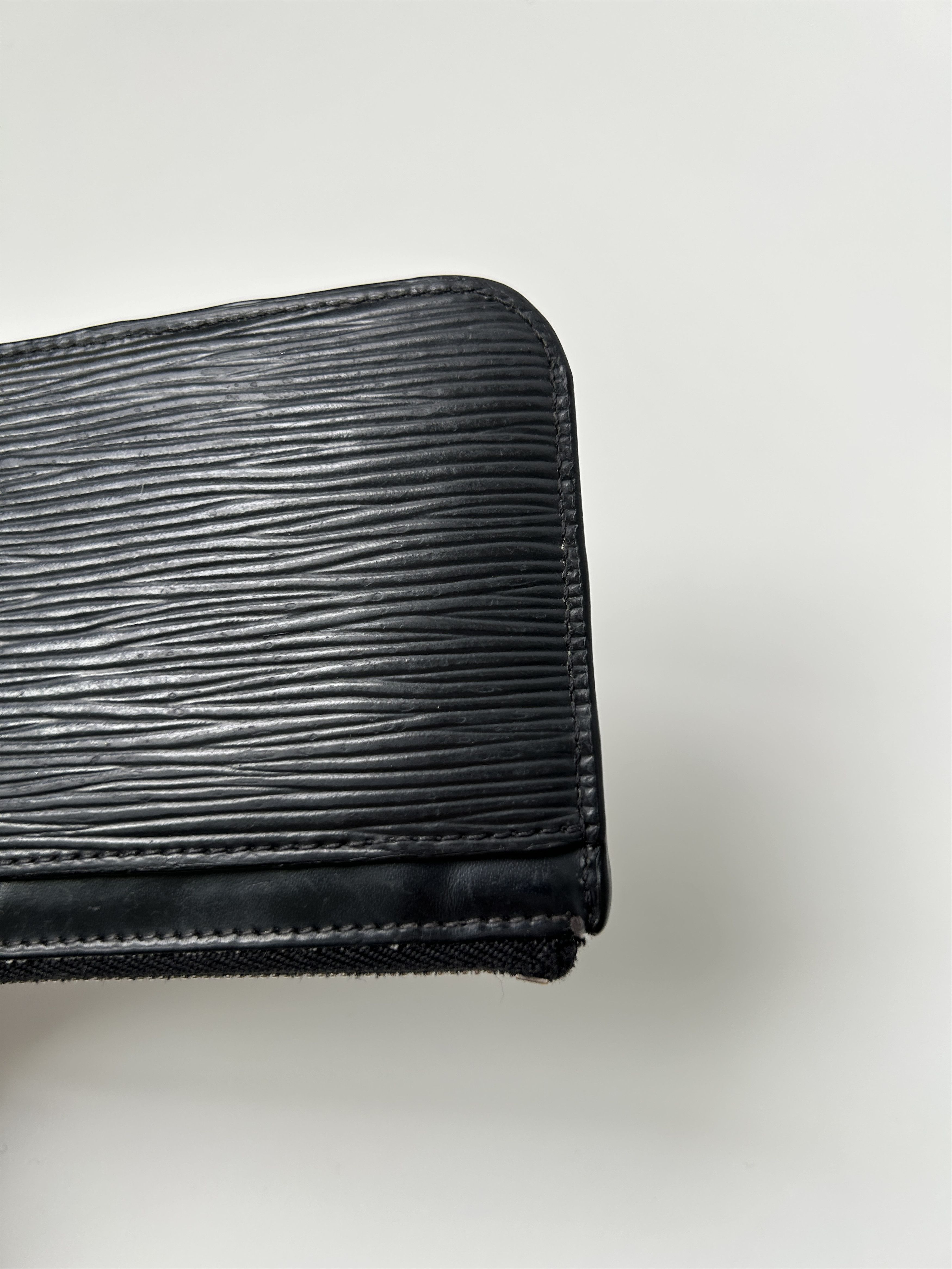 Louis Vuitton Vintage Louis Vuitton epi leather pochette cle large size Size ONE SIZE - 6 Thumbnail
