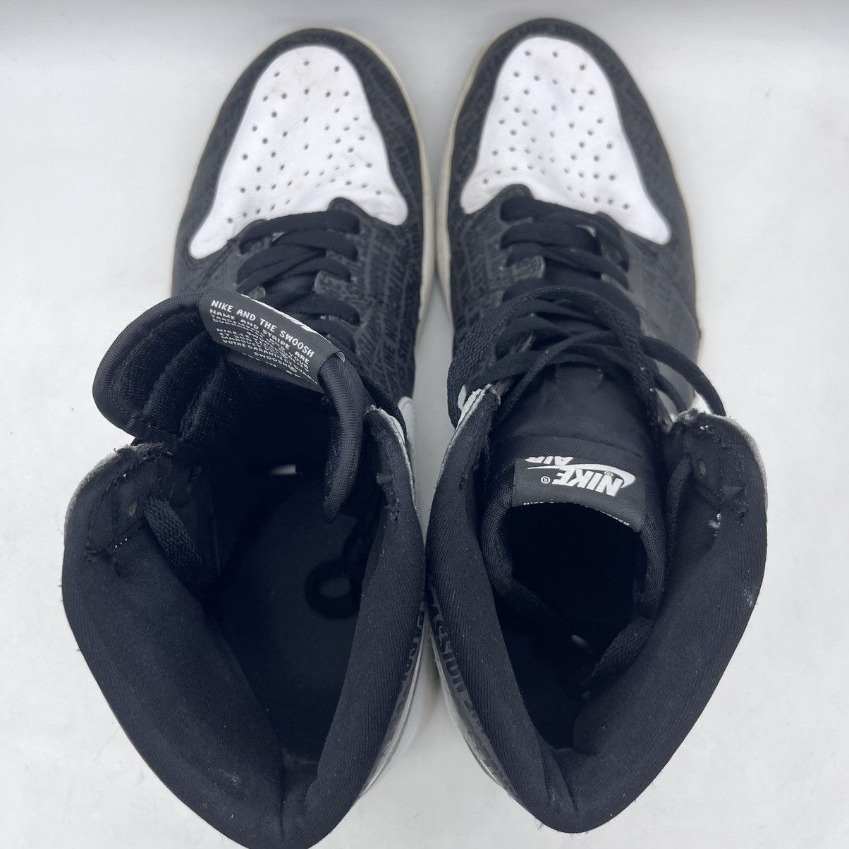 Jordan Brand Nike Air Jordan 1 Retro OG High Yankees Derek Jeter Re2pect Size US 12 / EU 45 - 8 Thumbnail