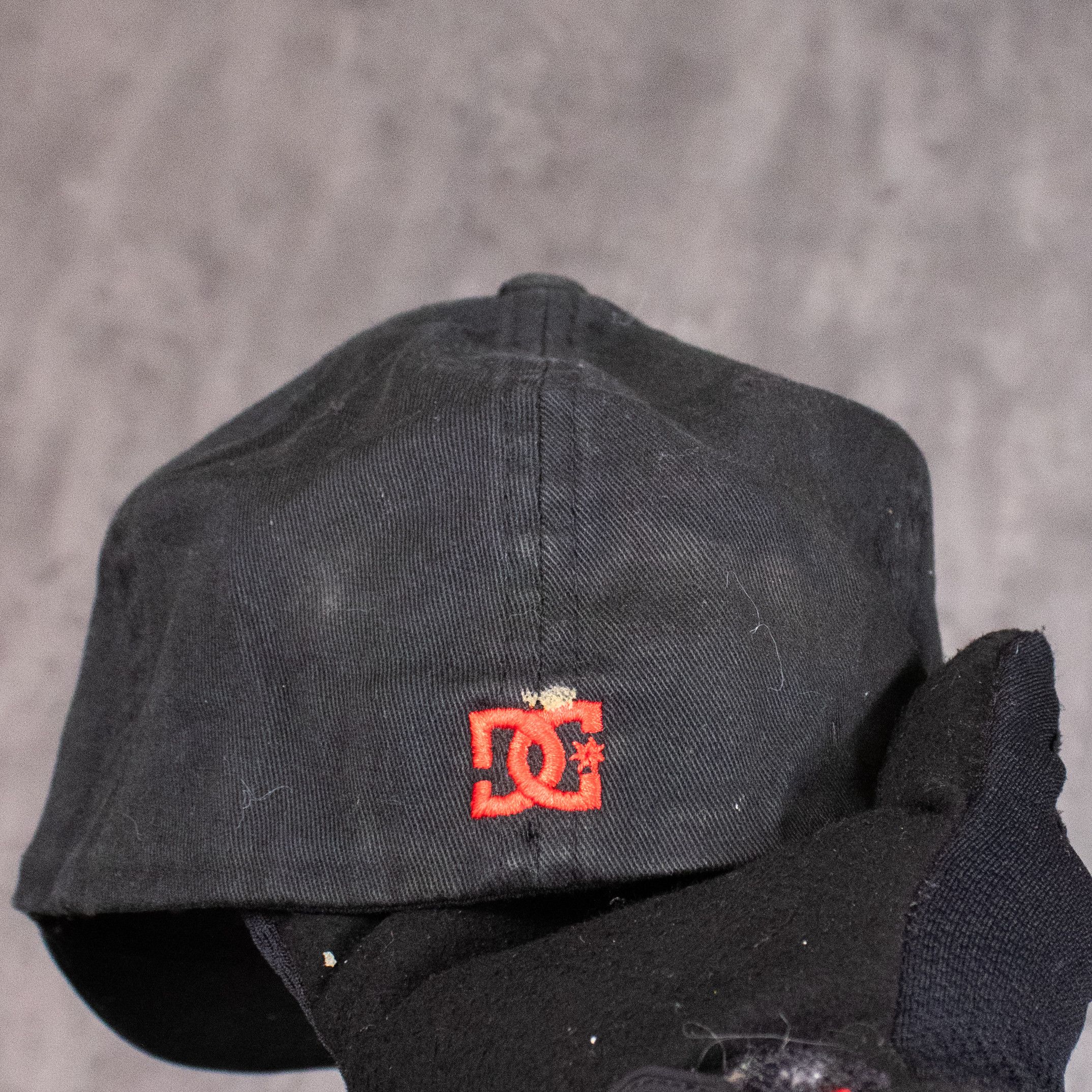 DC × Vintage Vintage VTG Y2K DC Shoes Fitted Faded Black Hat Size ONE SIZE - 5 Thumbnail