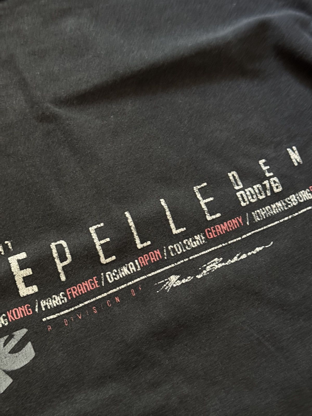 Pelle Pelle Vintage 90’s Pelle Pelle y2k Faded Baggy T-Shirt Size US XXL / EU 58 / 5 - 2 Thumbnail