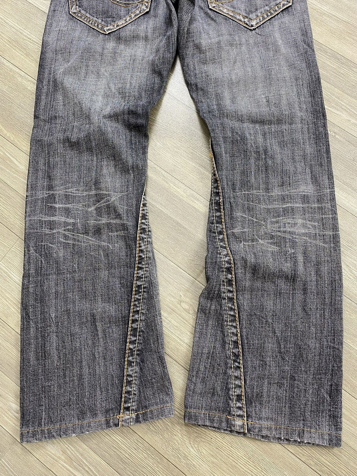 If Six Was Nine × Le Grande Bleu (L.G.B.) × Tornado Mart 2000s Semantic Design Distressed Punk Lgb Y2k Flared Jeans Size US 29 - 9 Thumbnail