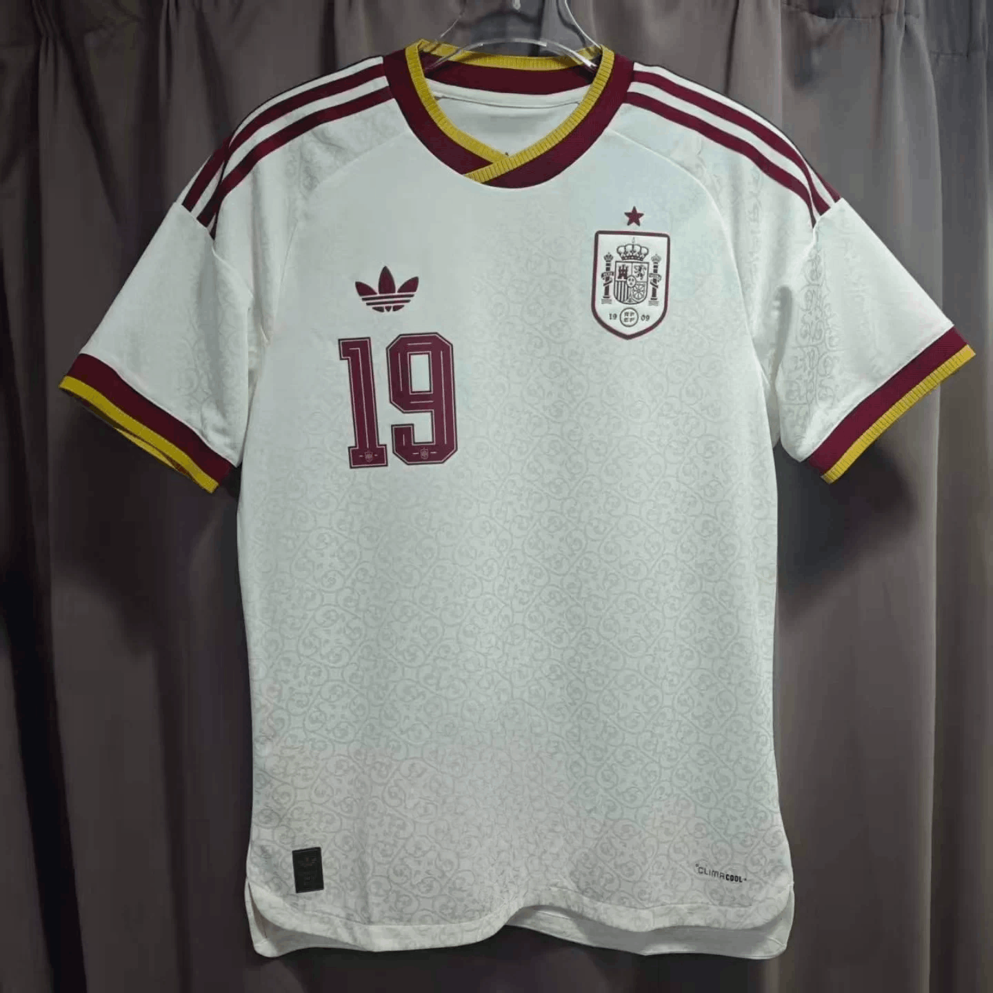 Other 19 Lamine Yamal Jersey Spain Soccer Jersey Size US XL / EU 56 / 4 - 1 Thumbnail