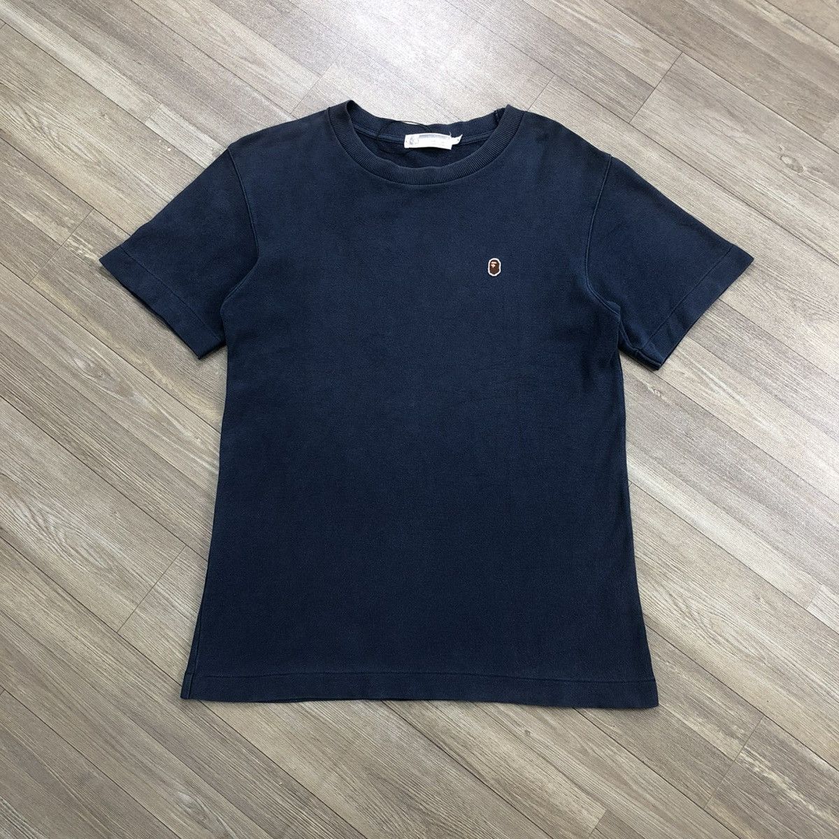 Bape 1990s A Bathing Ape Bape Small Logo Navy Tee Size US S / EU 44-46 / 1 - 1 Thumbnail