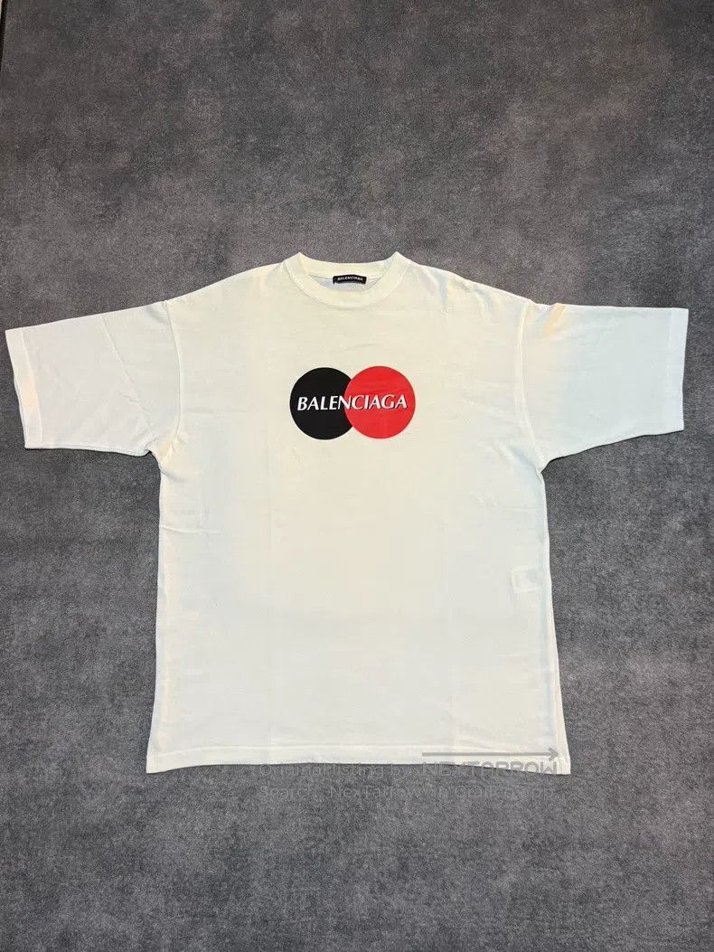 Balenciaga Balenciaga White Mastercard Logo Printed Short Sleeve T-Sh Size US S / EU 44-46 / 1 - 1 Thumbnail