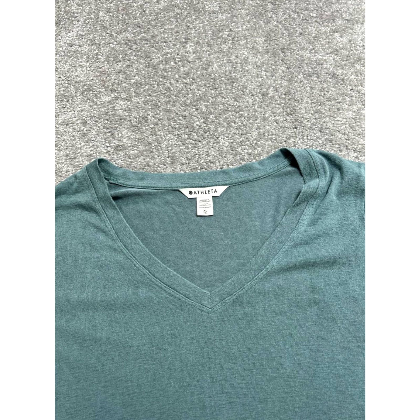 Athleta Athleta Shirt Womens XL Blue Linen Blend V Neck Relaxed Fit T-Shirt Casual Short Sleeve Size XL / US 12-14 / IT 48-50 - 3 Thumbnail