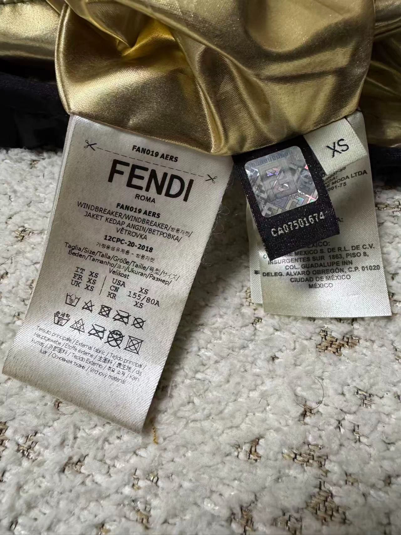 Fendi Fendi Reversible Shell Jacket XS Gold Reverse Size XS / US 0-2 / IT 36-38 - 4 Thumbnail