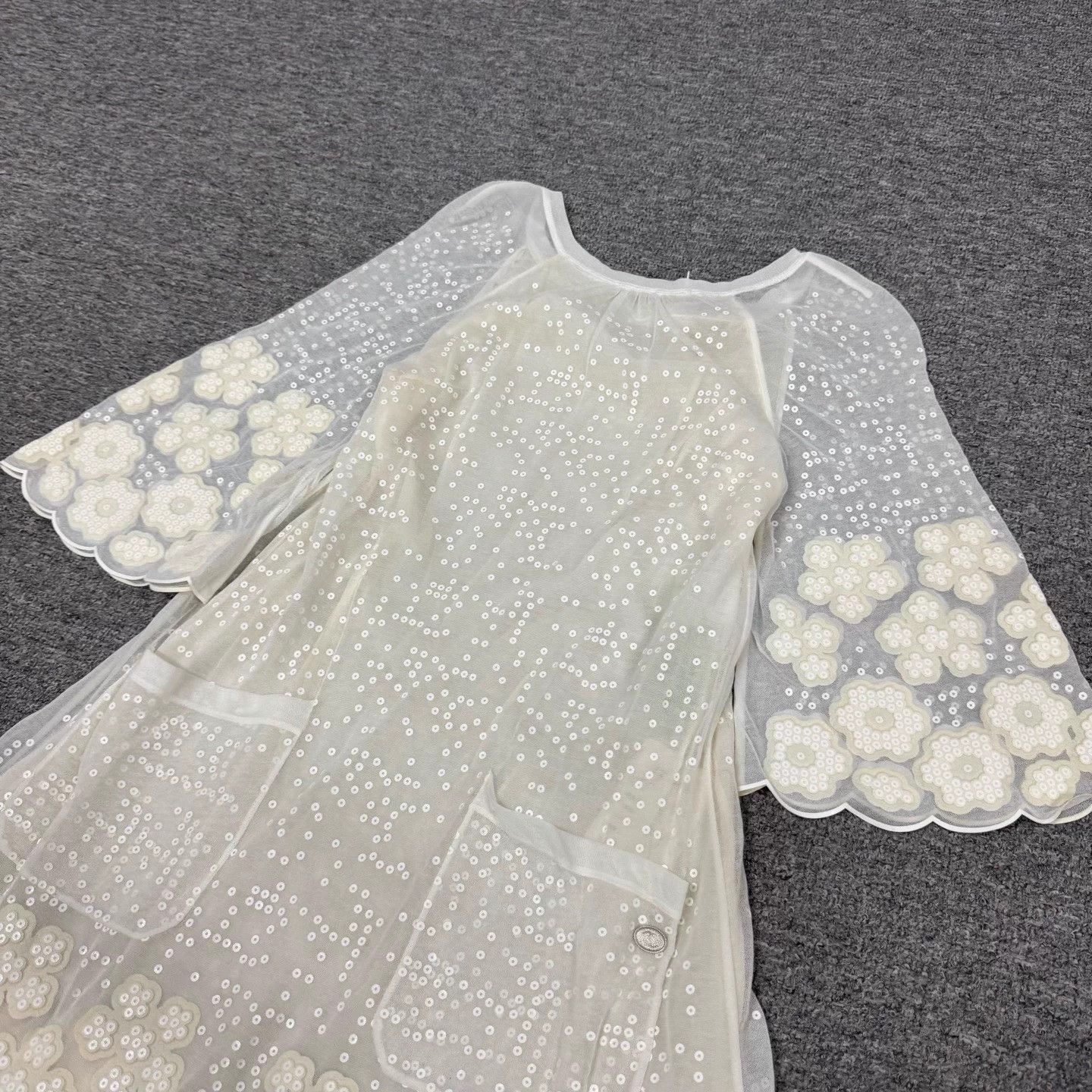Chanel Chanel white tulle sequin flower dress 34 99 new Size XS / US 0-2 / IT 36-38 - 3 Thumbnail