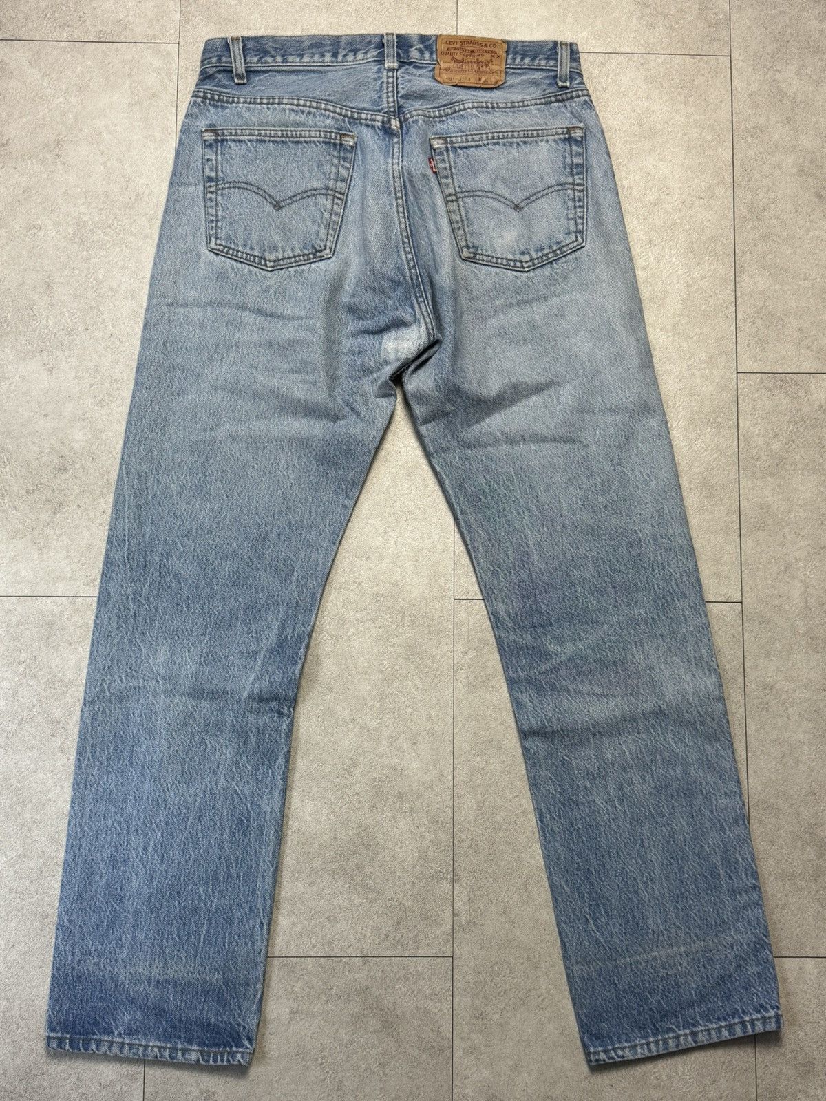 Vetements VETEMENTS x LEVIS FW17 RUNWAY EMBROIDERED LOGO DENIM JEANS Size US 32 / EU 48 - 2 Thumbnail