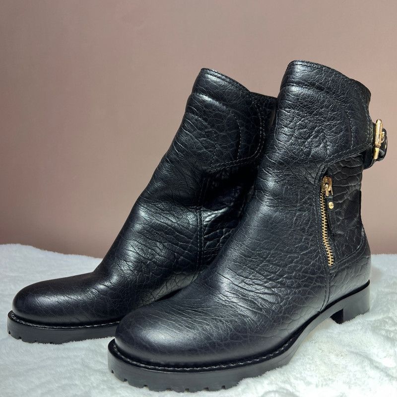 Louis Vuitton Louis Vuitton Black Leather Ankle Boots 0079 Size US 5 / EU 37 - 1 Thumbnail