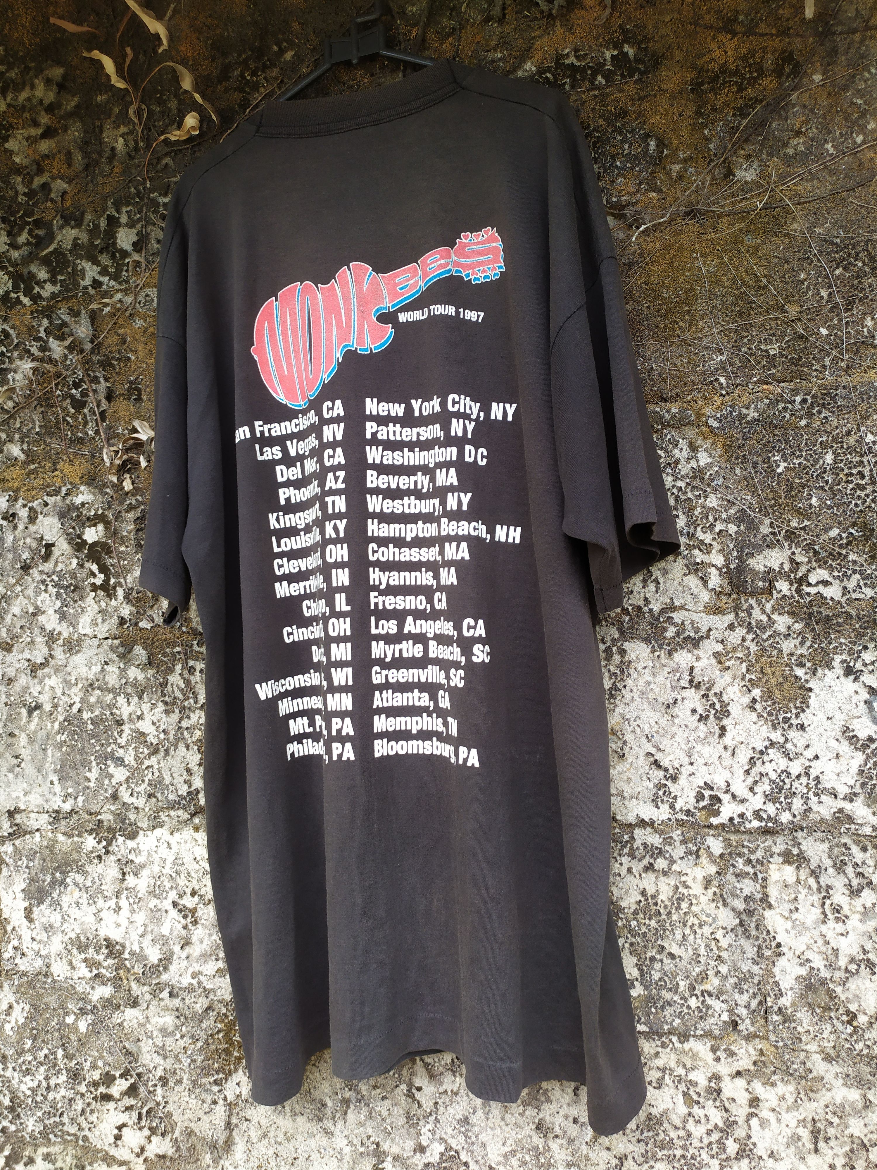 Band Tees Vintage Monkees Tour 1997 Size US XL / EU 56 / 4 - 9 Thumbnail