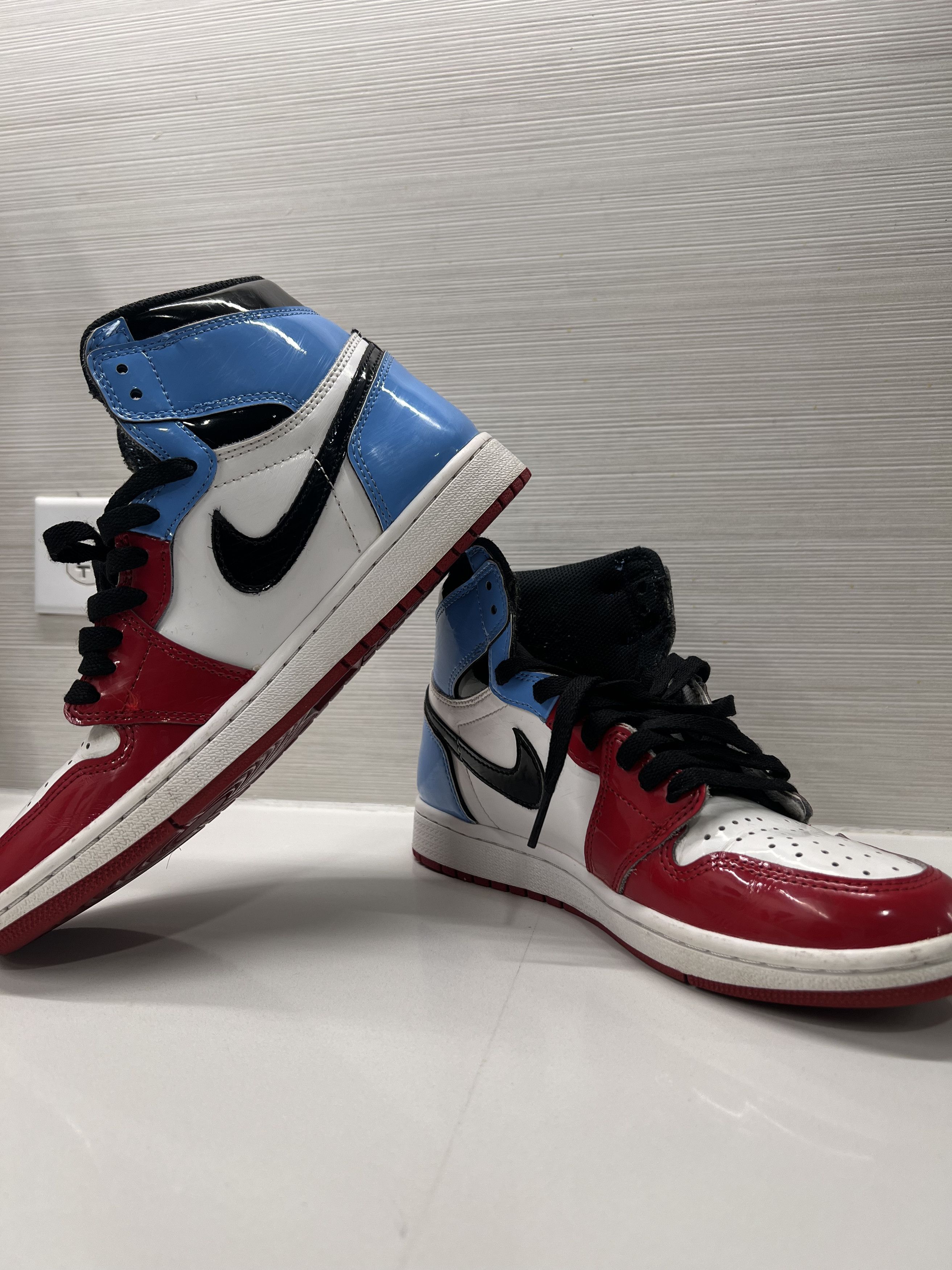 Nike Air Jordan 1 Retro High OG 'Fearless' Size US 6.5 / EU 39-40 - 3 Thumbnail
