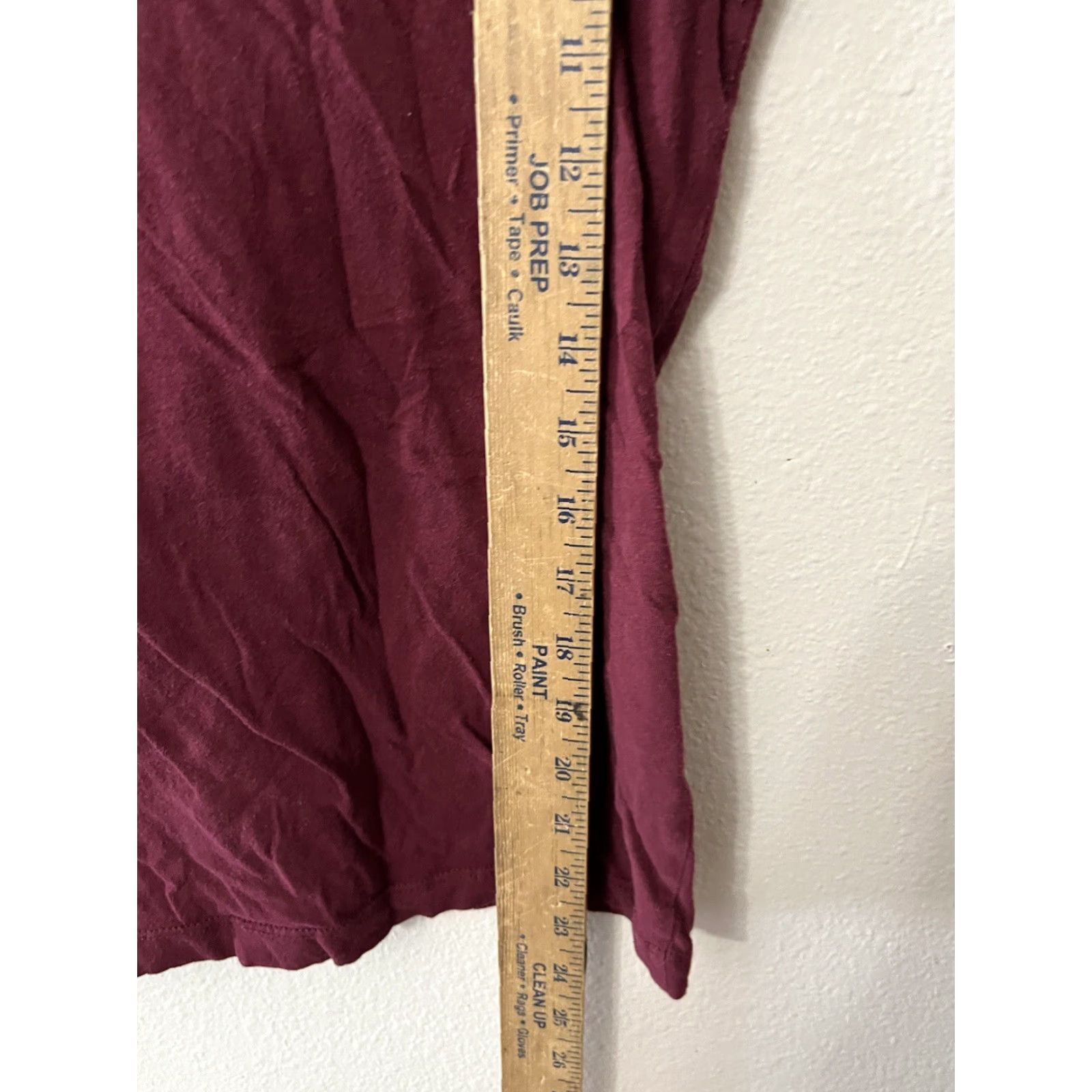 Guess GUESS Logo Graphic Logo T-Shirt women’s Small Maroon Crew Neck Shirt Women XS S Burgundy 90s Concert Mens Womens Girls Boys Size S / US 4 / IT 40 - 5 Thumbnail