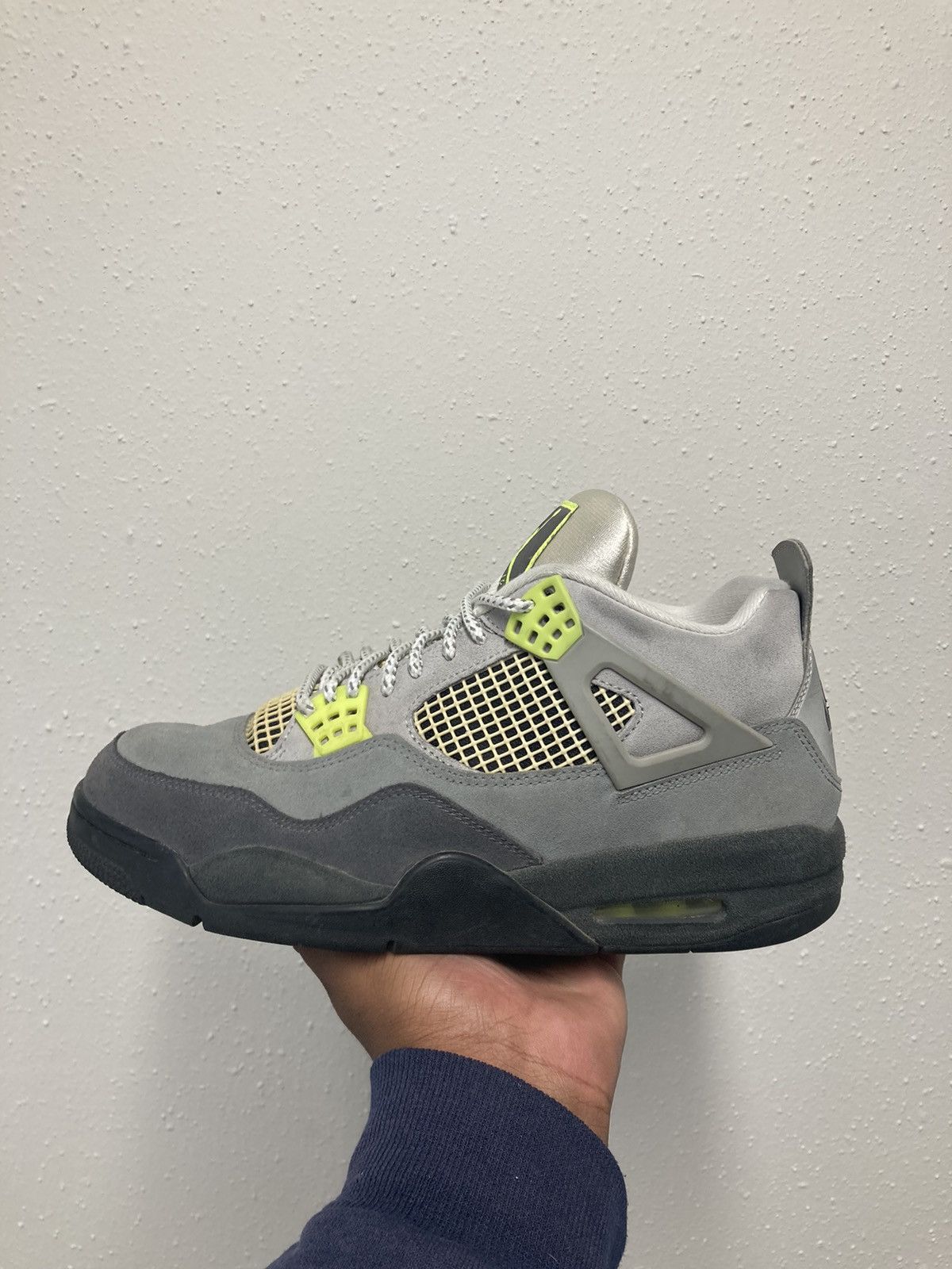 Jordan Brand Jordan 4 neon Size US 10.5 / EU 43-44 - 2 Thumbnail