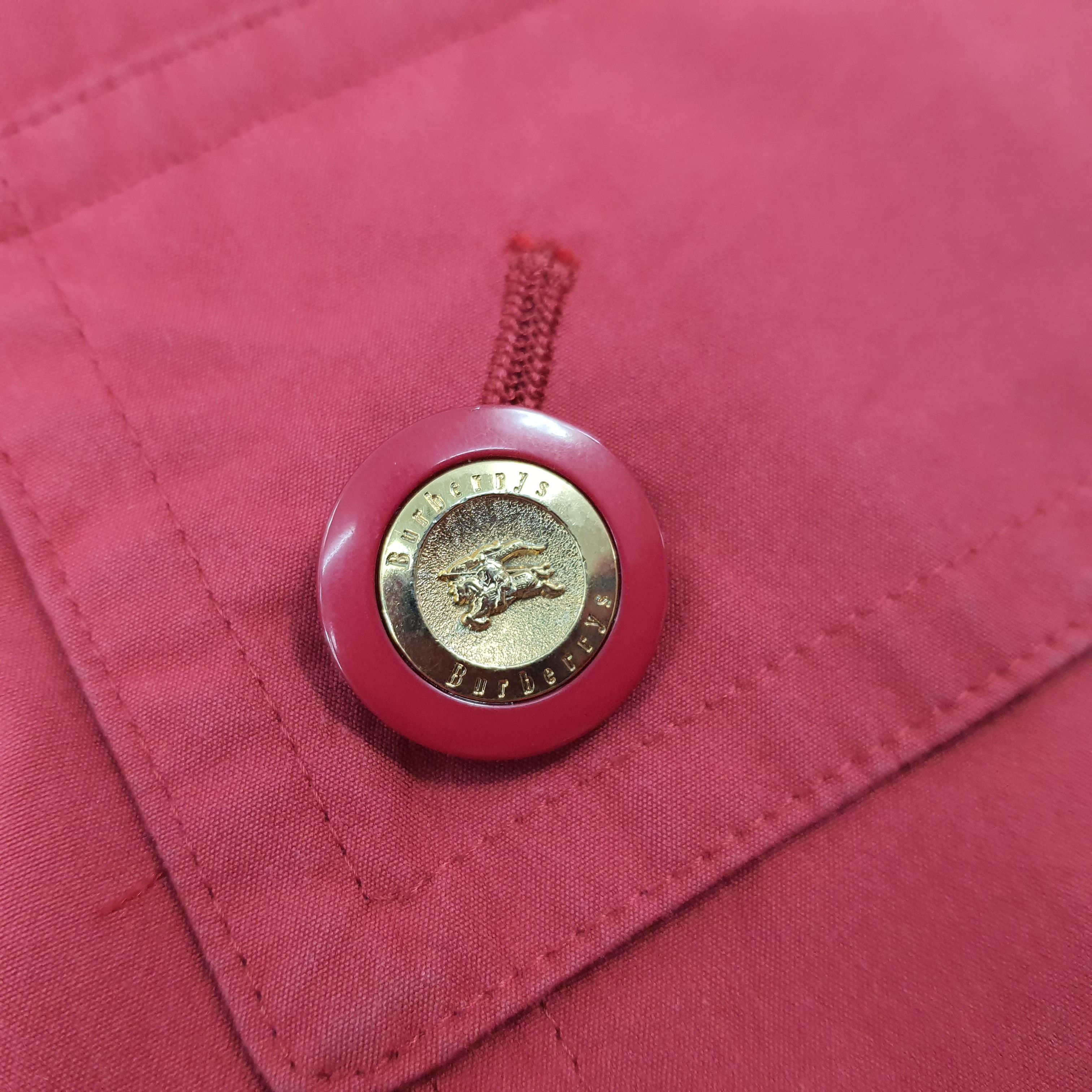 Burberry Vintage Burberrys' Lightweight Red Anorak Retro C274N5 Size US L / EU 52-54 / 3 - 9 Thumbnail
