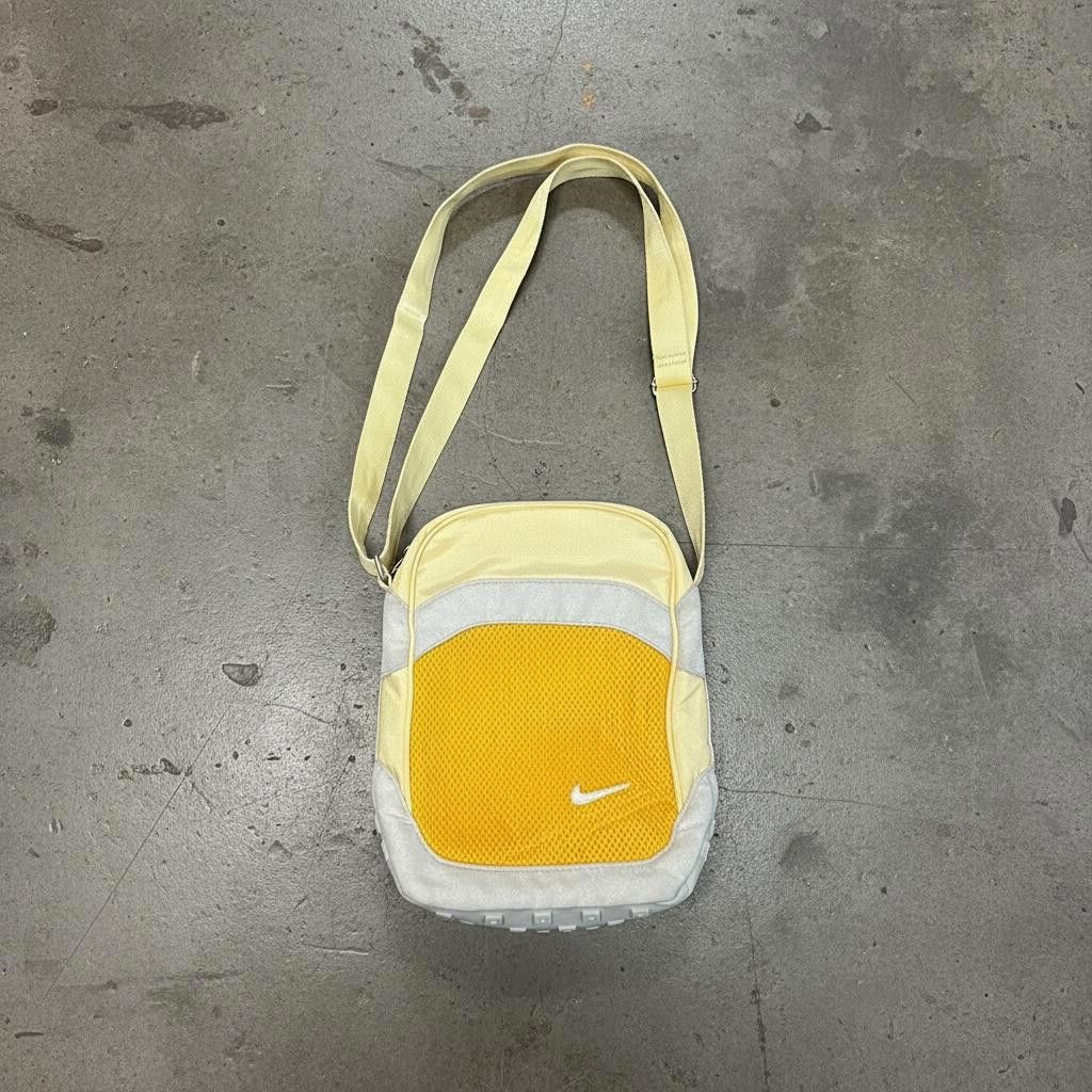 Other The Nike Messenger Sneaker Sole Bag Size ONE SIZE - 1 Thumbnail