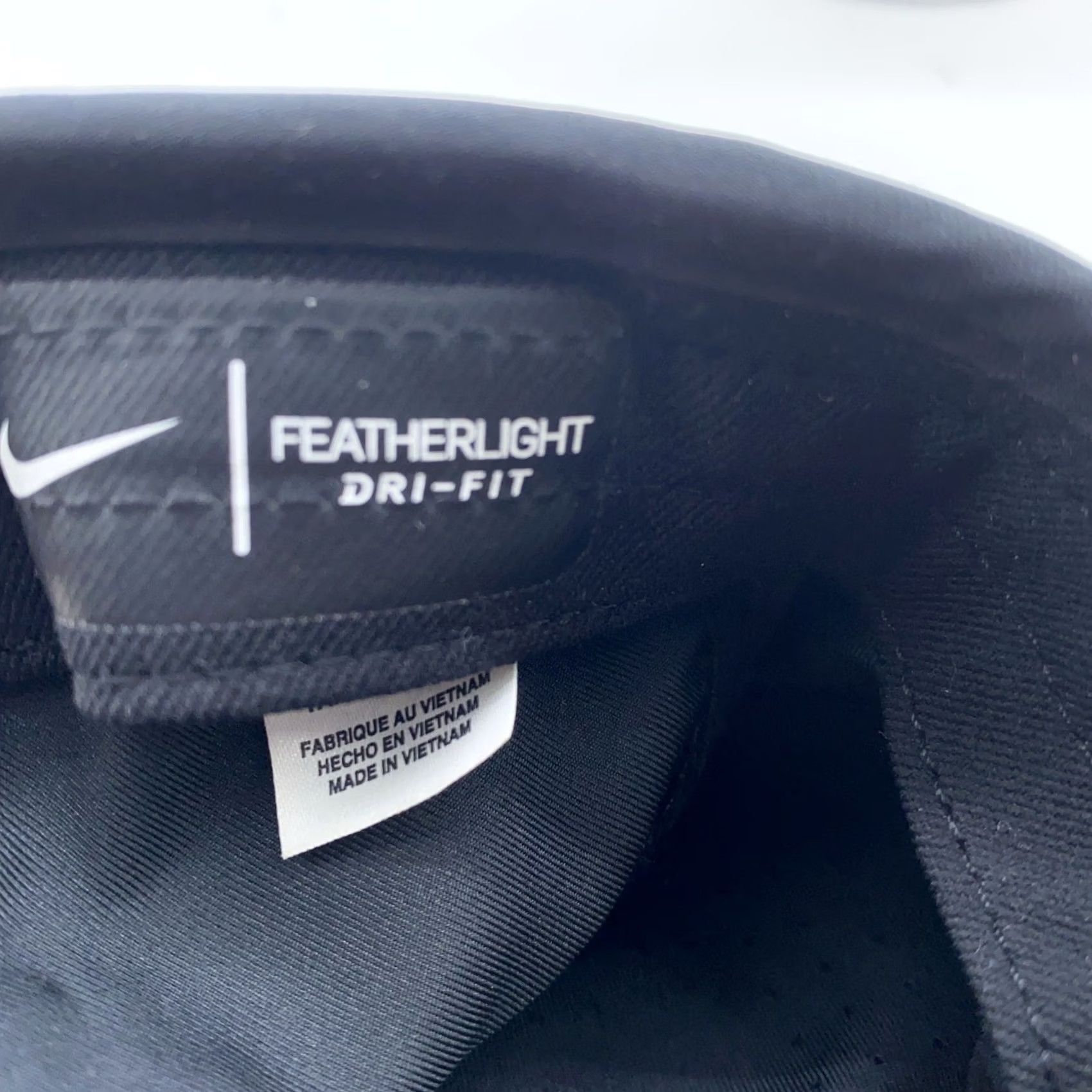Nike Nike Featherlight Dri-FIT Running Hat Cap Strap Back Black Mens Lightweight Athletic Size ONE SIZE - 5 Thumbnail