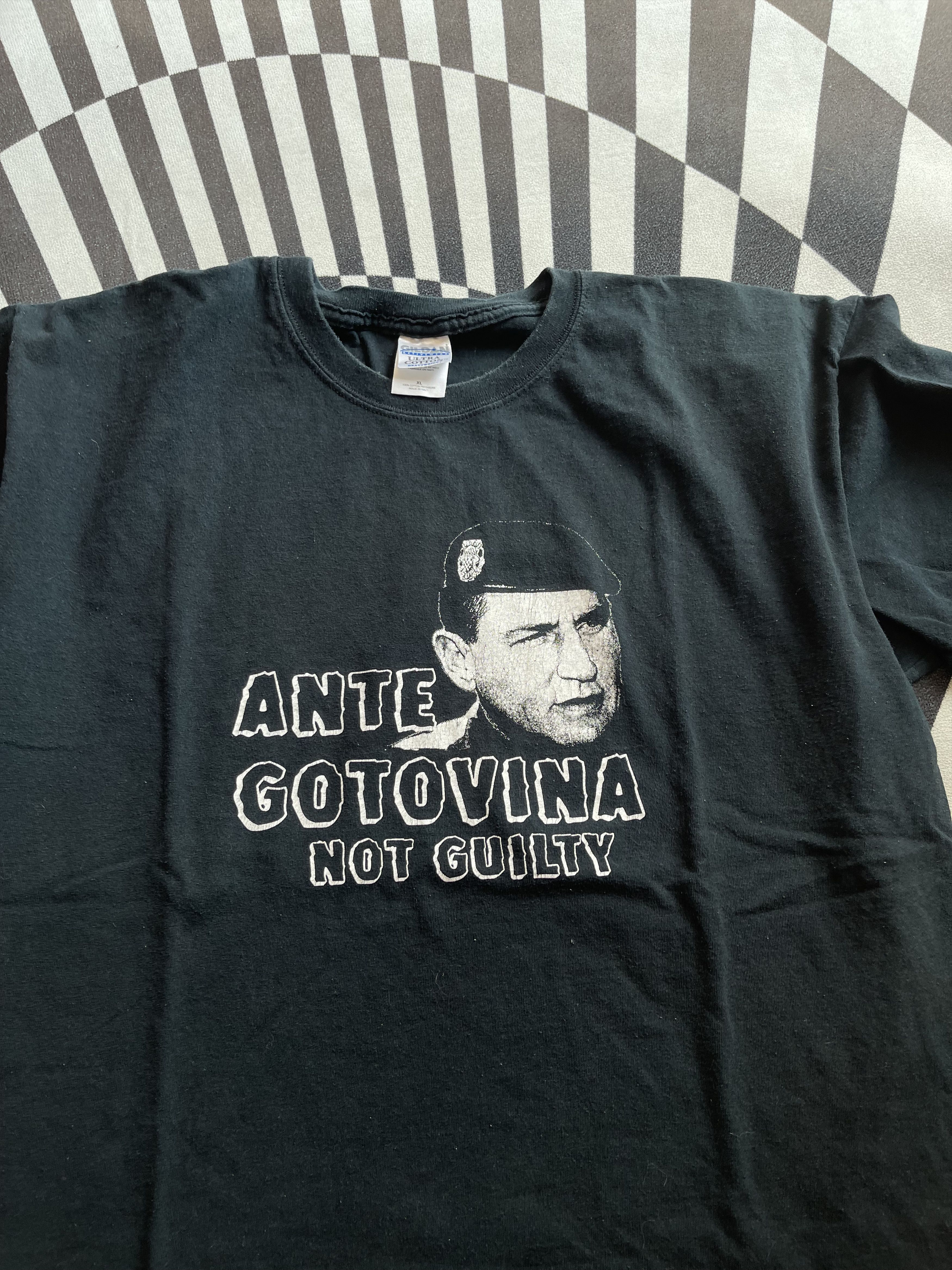 Vintage Vintage Ante Gotovina "Not Guilty" Graphic T-Shirt Size US XL / EU 56 / 4 - 2 Thumbnail
