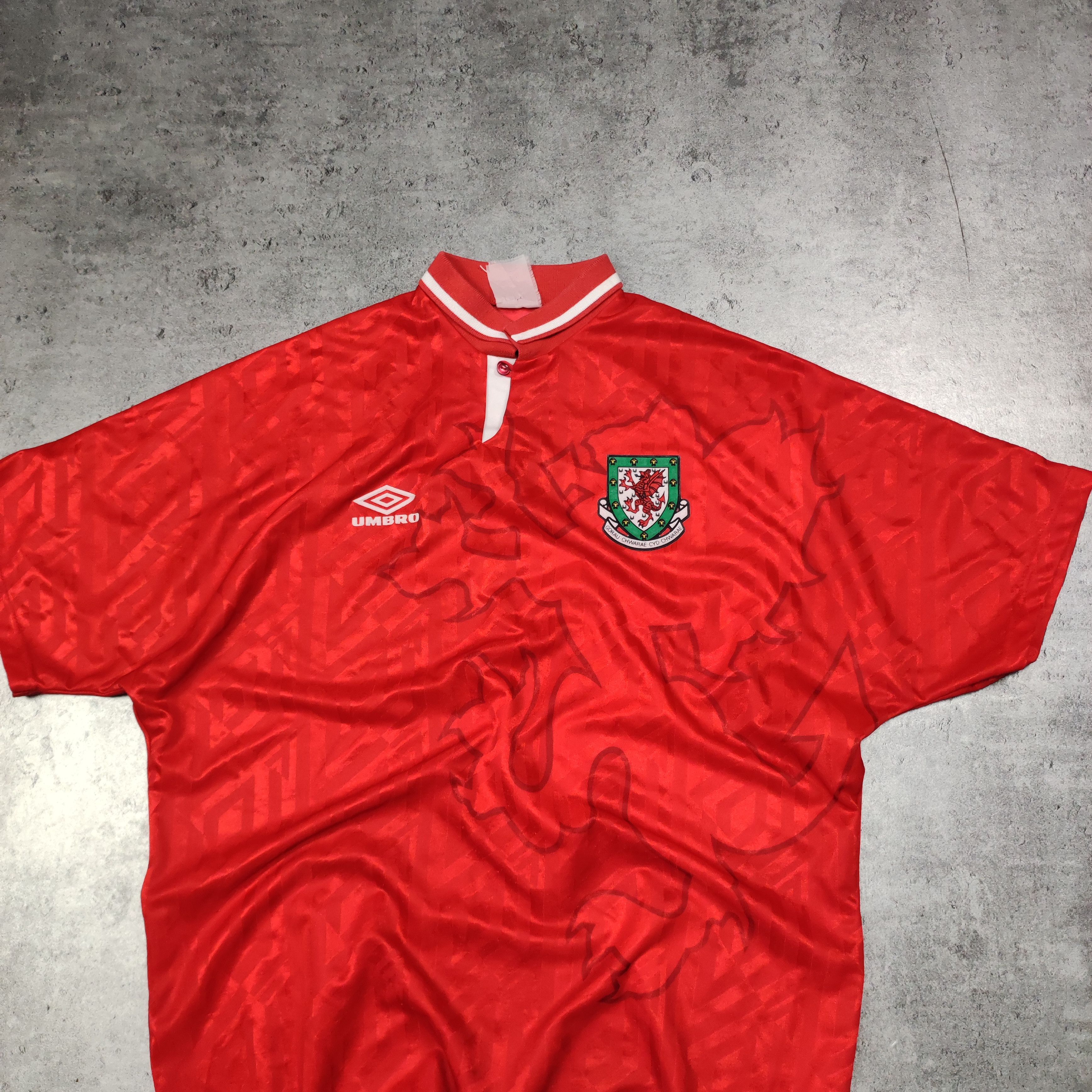 Vintage Vintage RARE 1992 Unique Wales National Team Umbro Jersey Size US XL / EU 56 / 4 - 3 Thumbnail