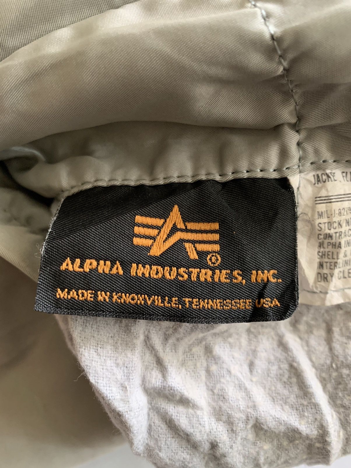 Avirex ALPHA INDUSTRIES VINTAGE REVERSIBLE BOMBER JACKET Size US L / EU 52-54 / 3 - 24 Thumbnail