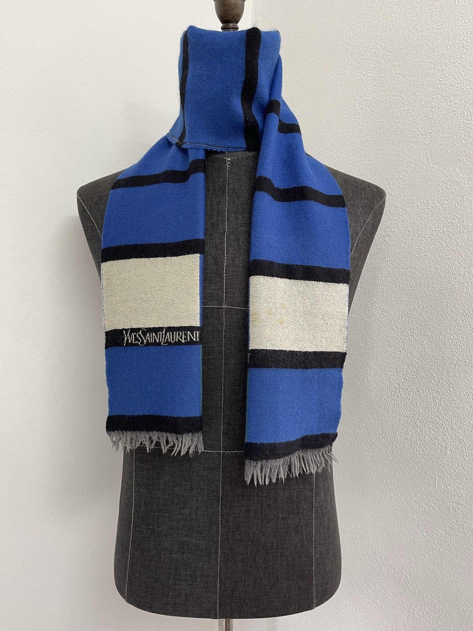 Vintage × Yves Saint Laurent Vintage Yves Saint Laurent Scarf / Muffler - 6019 Size ONE SIZE - 1 Thumbnail
