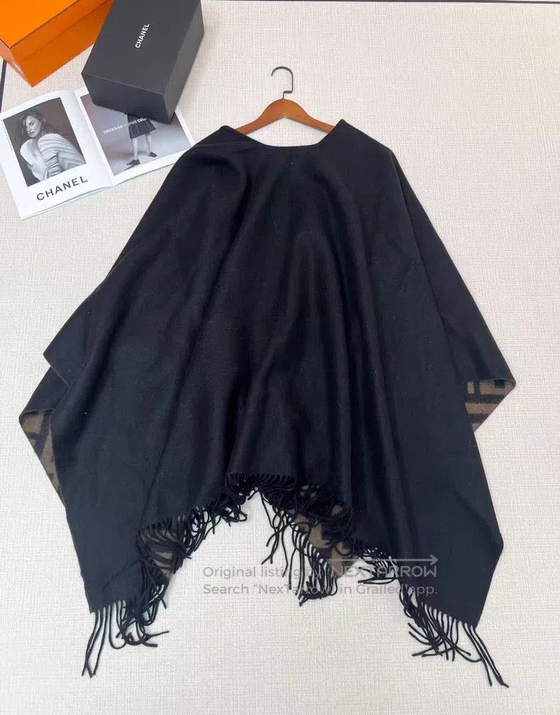 Fendi Fendi size 145*140cm Monogrammed double FF cashmere reversi Size ONE SIZE - 5 Thumbnail