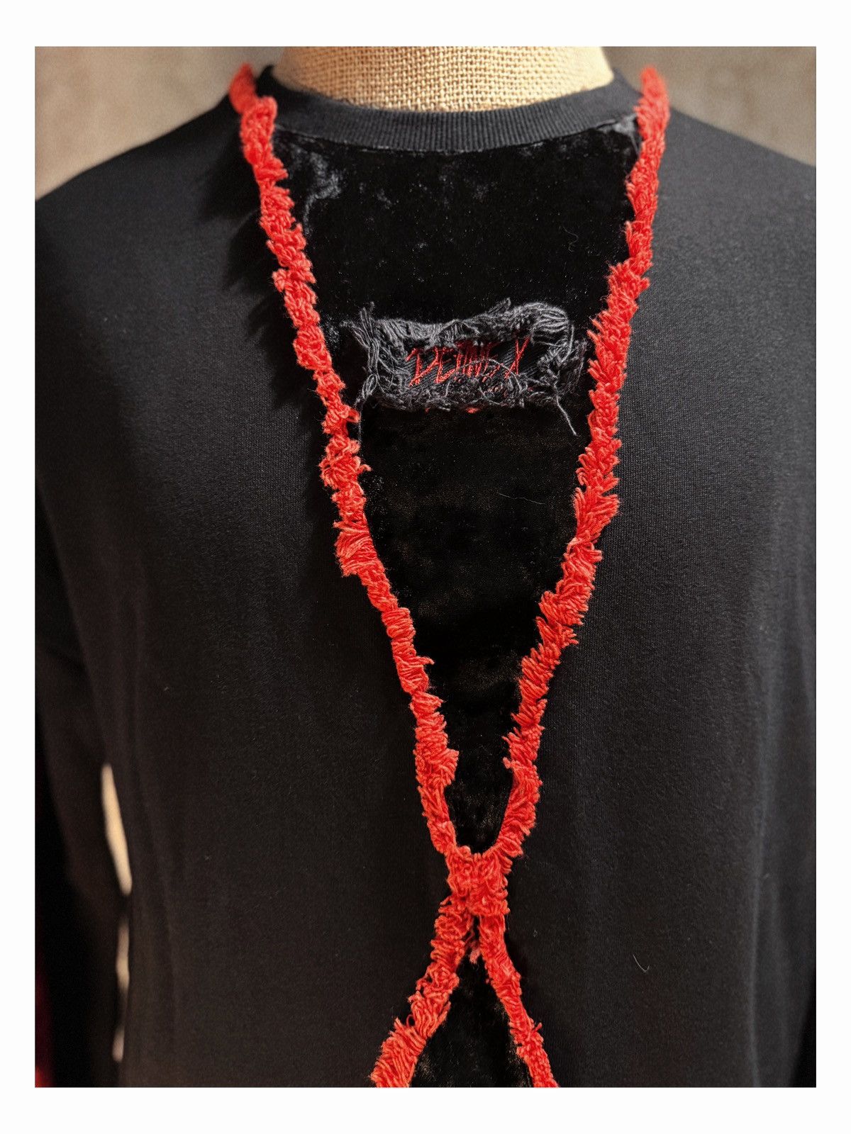 Other Unisex Streetwear Long Sleeve – Red & Black Velvet Patch Size L / US 10 / IT 46 - 3 Thumbnail