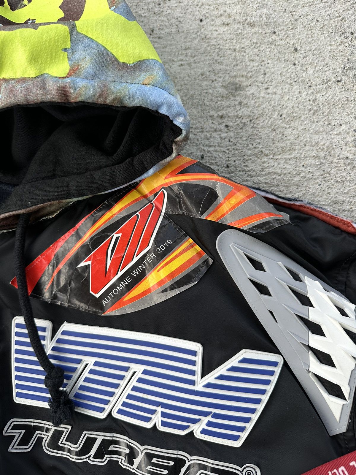 に*や様 vetements racing bomber 激レア Bomber jacket VETEMENTS Blackout Racing Bomber Jacket