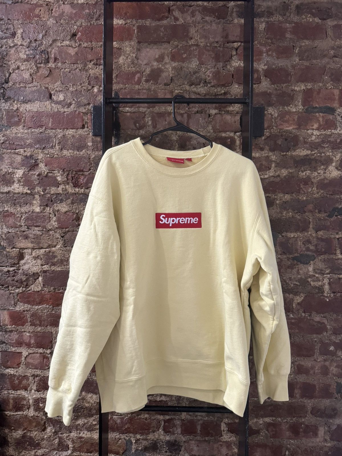 トップス Supreme Box Logo Crewneck Pale Yellow Supreme Box Logo Crewneck (FW18) Natural Men's - FW18 - US