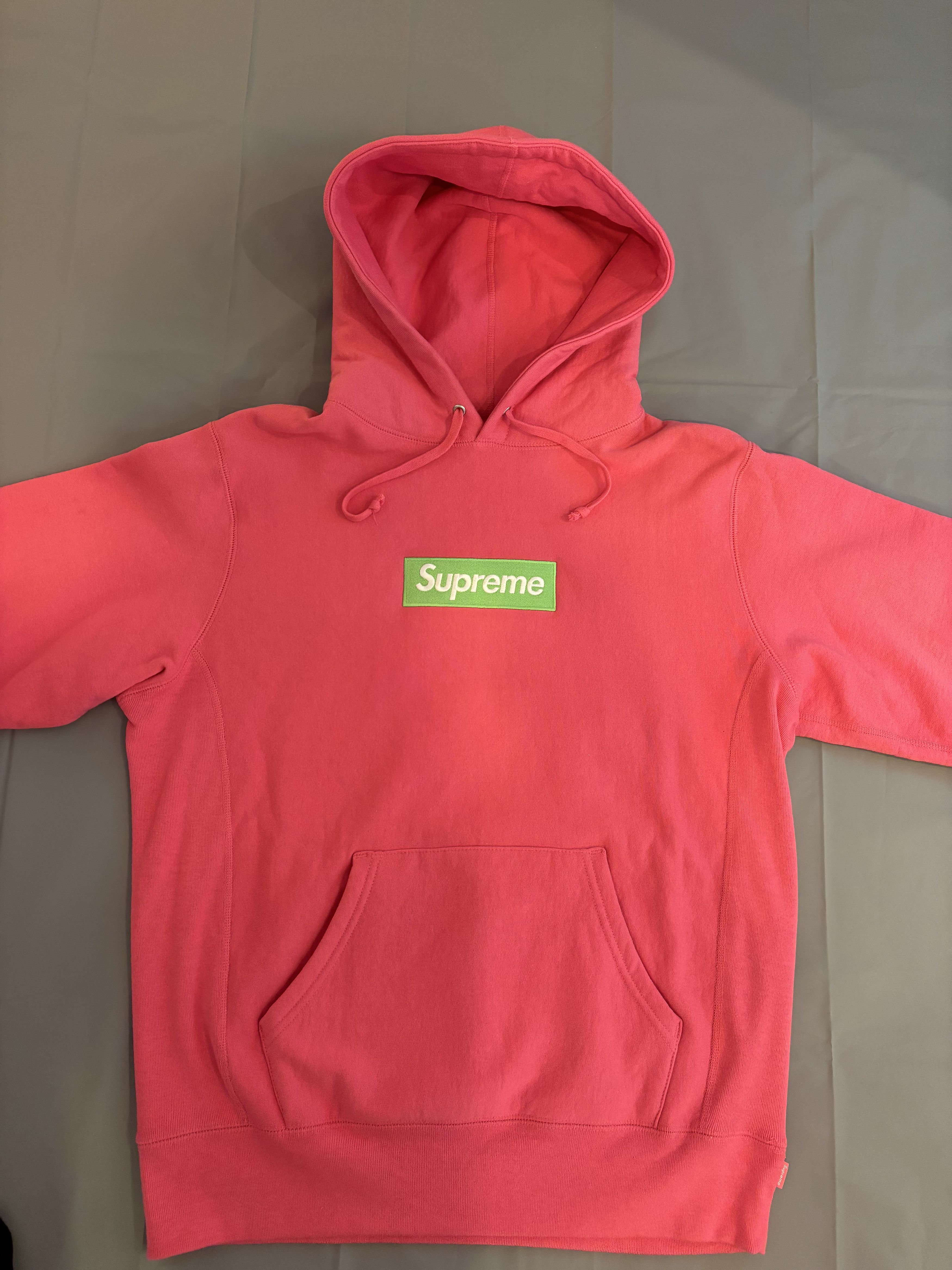 Supreme Sweat à capuche Supreme rose logo vert en tbe Size US M / EU 48-50 / 2 - 7 Thumbnail