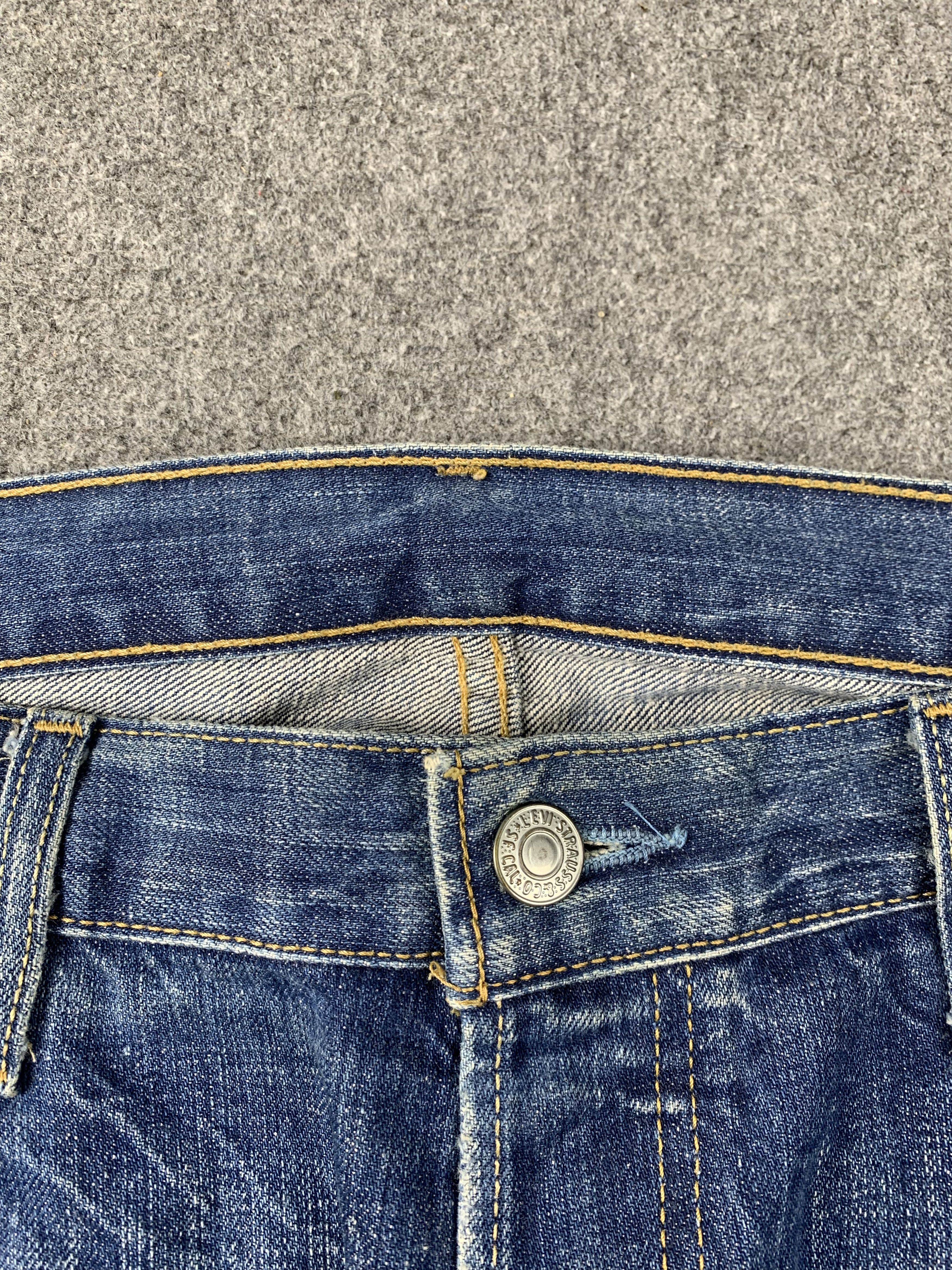 Vintage Distressed Levis 501 Faded Blue Jeans DP1975