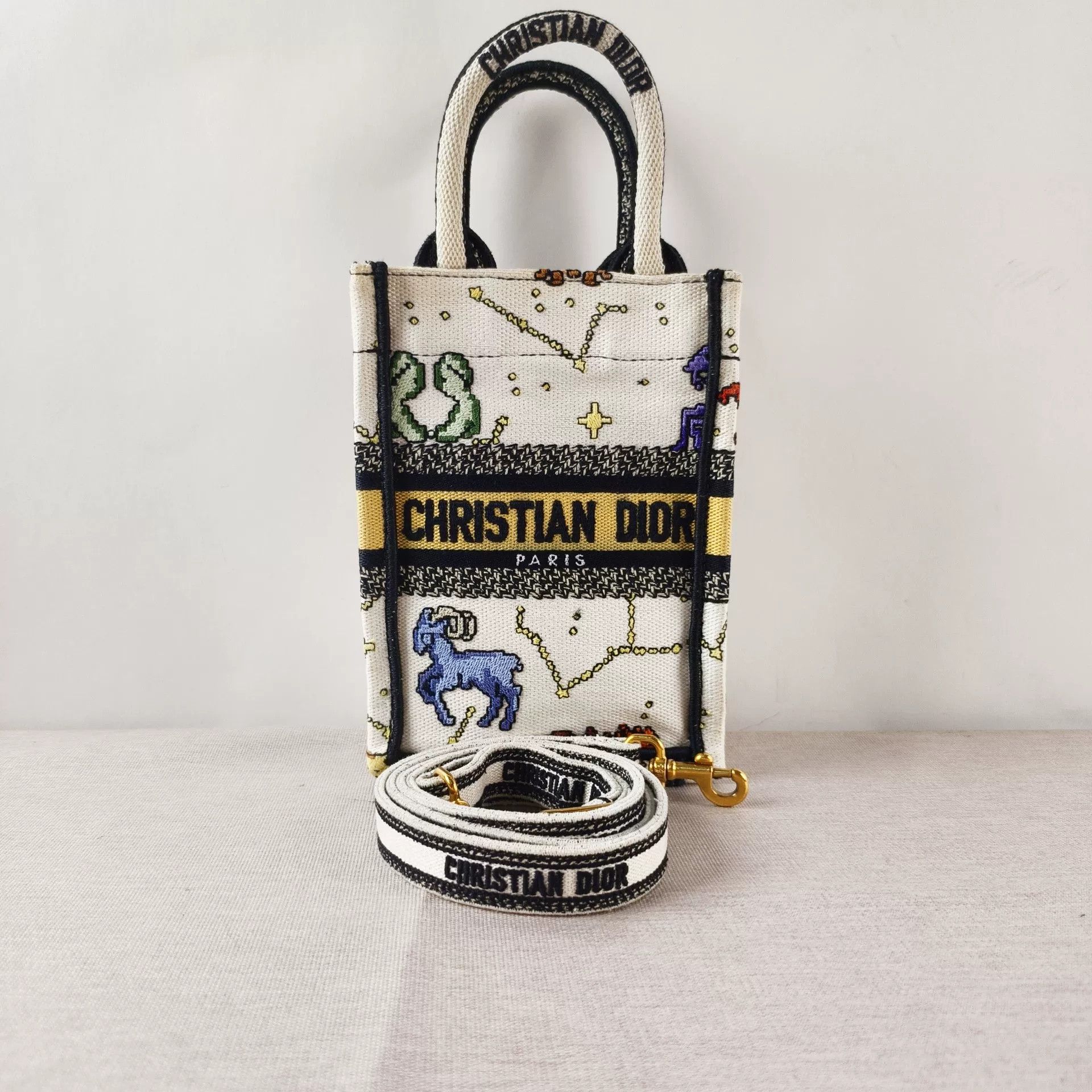 Dior Pre-loved Bag Very good condition Size ONE SIZE - 1 Thumbnail