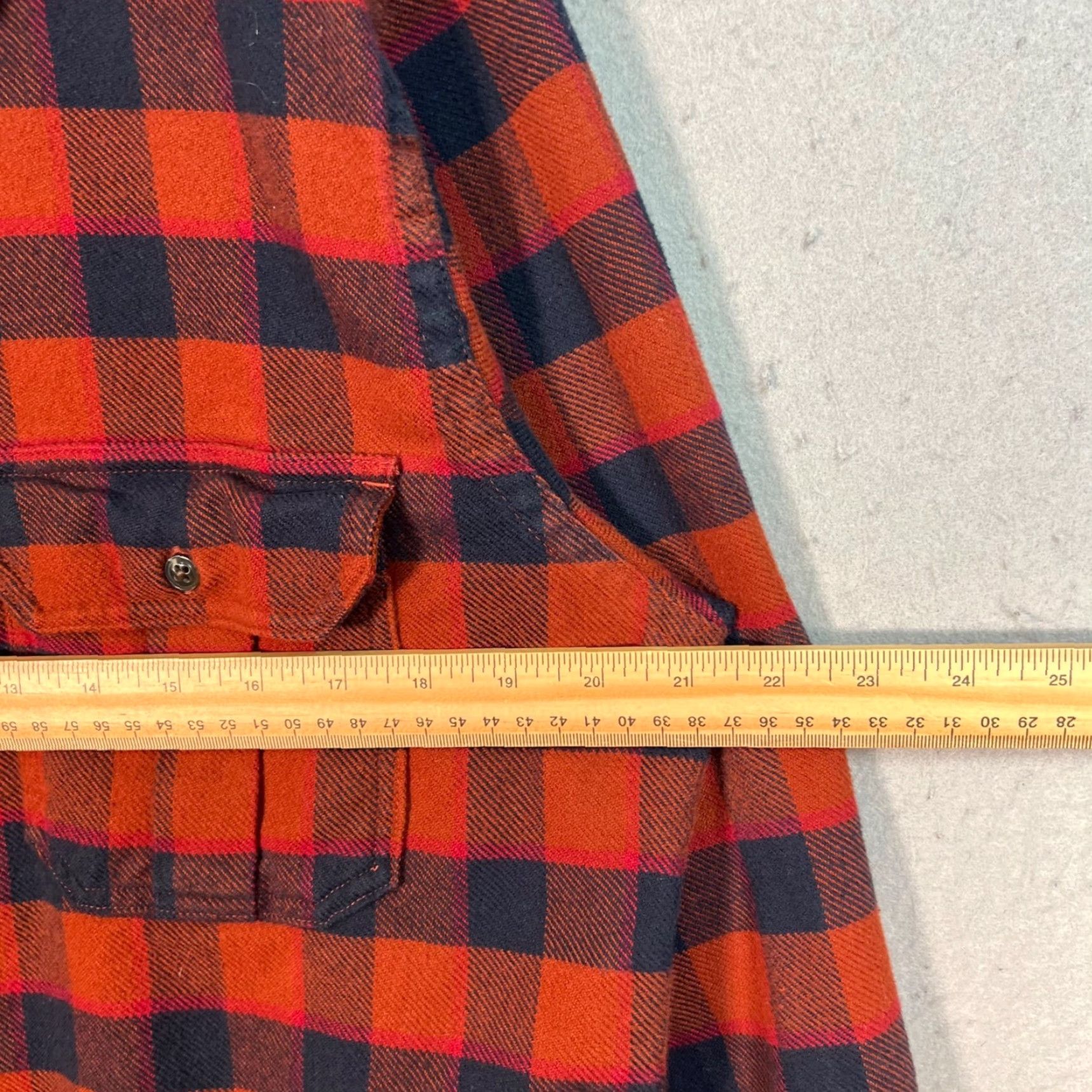 Club Monaco Club Monaco Red Checked Flannel Shirt Slim Fit Adult Large Long Sleeve Mens Size US L / EU 52-54 / 3 - 5 Thumbnail