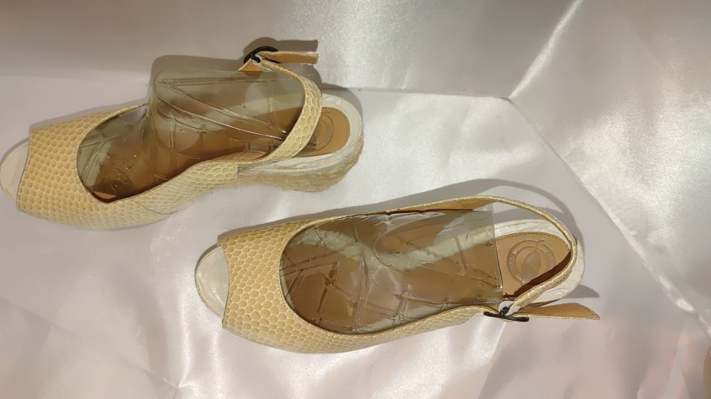LAMARQUE Nurture by Lamaze Luna Wedge Peep Toe Espadrilles Size 9.5M Size US 9.5 / IT 39.5 - 3 Thumbnail