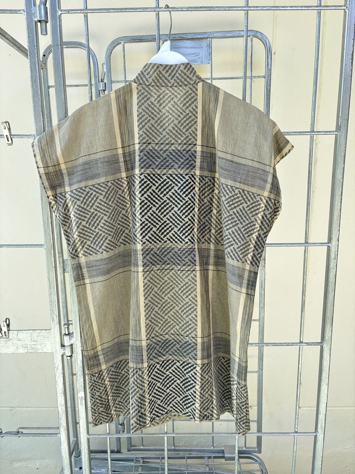 Issey Miyake Issey Miyake vintage sleeveless blouse Size M / US 6-8 / IT 42-44 - 11 Thumbnail