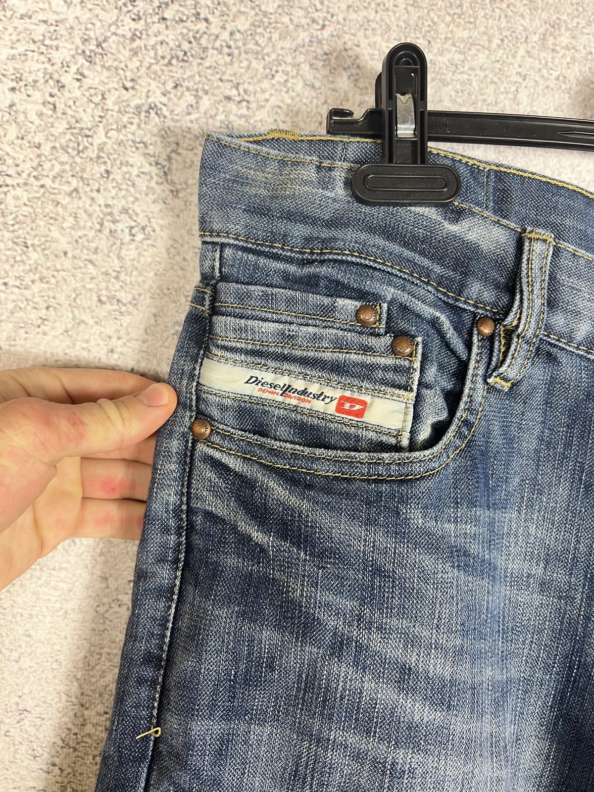 Diesel Vintage Diesel Embroidered Logo Distressed Faded Jeans Y2k Size US 32 / EU 48 - 6 Thumbnail