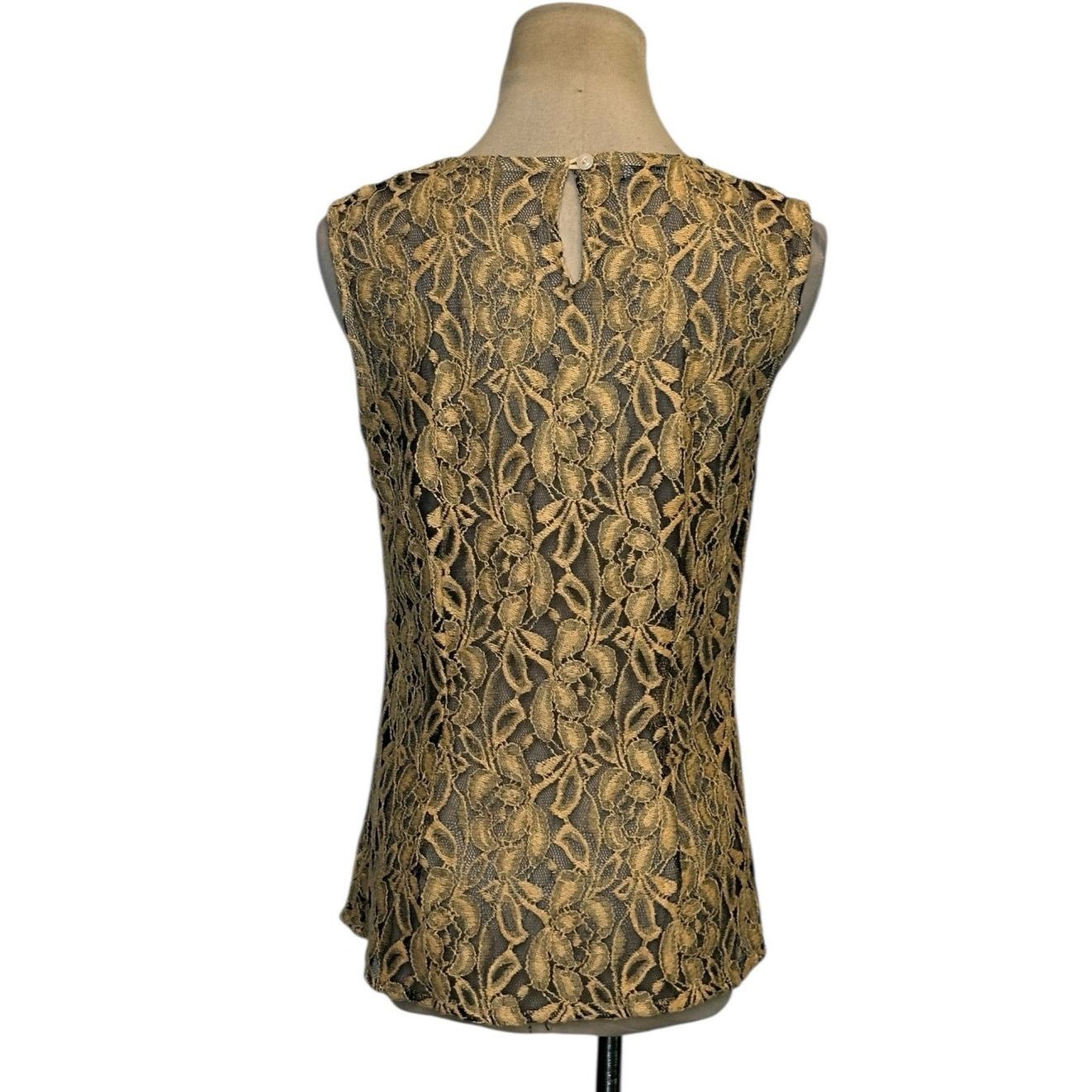 Evan Picone Evan Picone beige lace sleeveless blouse size Small Size S / US 4 / IT 40 - 2 Thumbnail