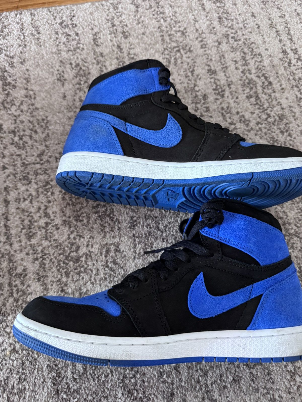 Nike JORDAN 1 RETRO HIGH OG ROYAL REIMAGINED SIZE 9 Size US 9 / EU 42 - 2 Thumbnail
