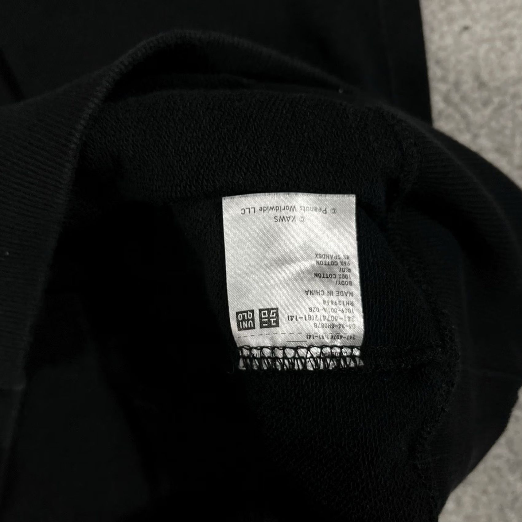 Uniqlo UNIQLO KAWS Peanuts Sweatshirt Mens M Black Snoopy Long Sleeve Crewneck Size US M / EU 48-50 / 2 - 5 Thumbnail