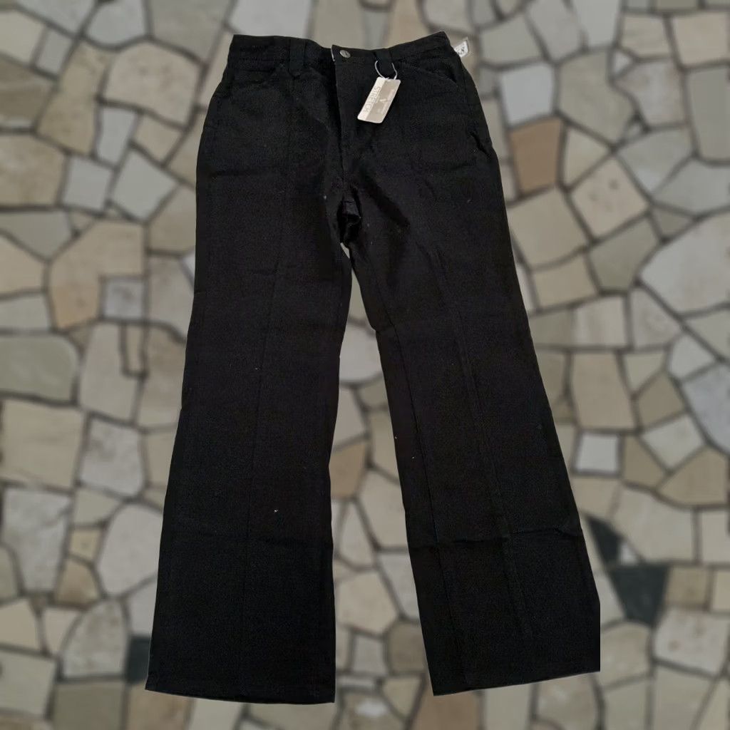 Valentino Valentino Women's Bootcut Pants Japan 27 Black Size 27 Regular Bootcut NWT Inseam 27" Ladies Size 27" / US 4 / IT 40 - 1 Thumbnail