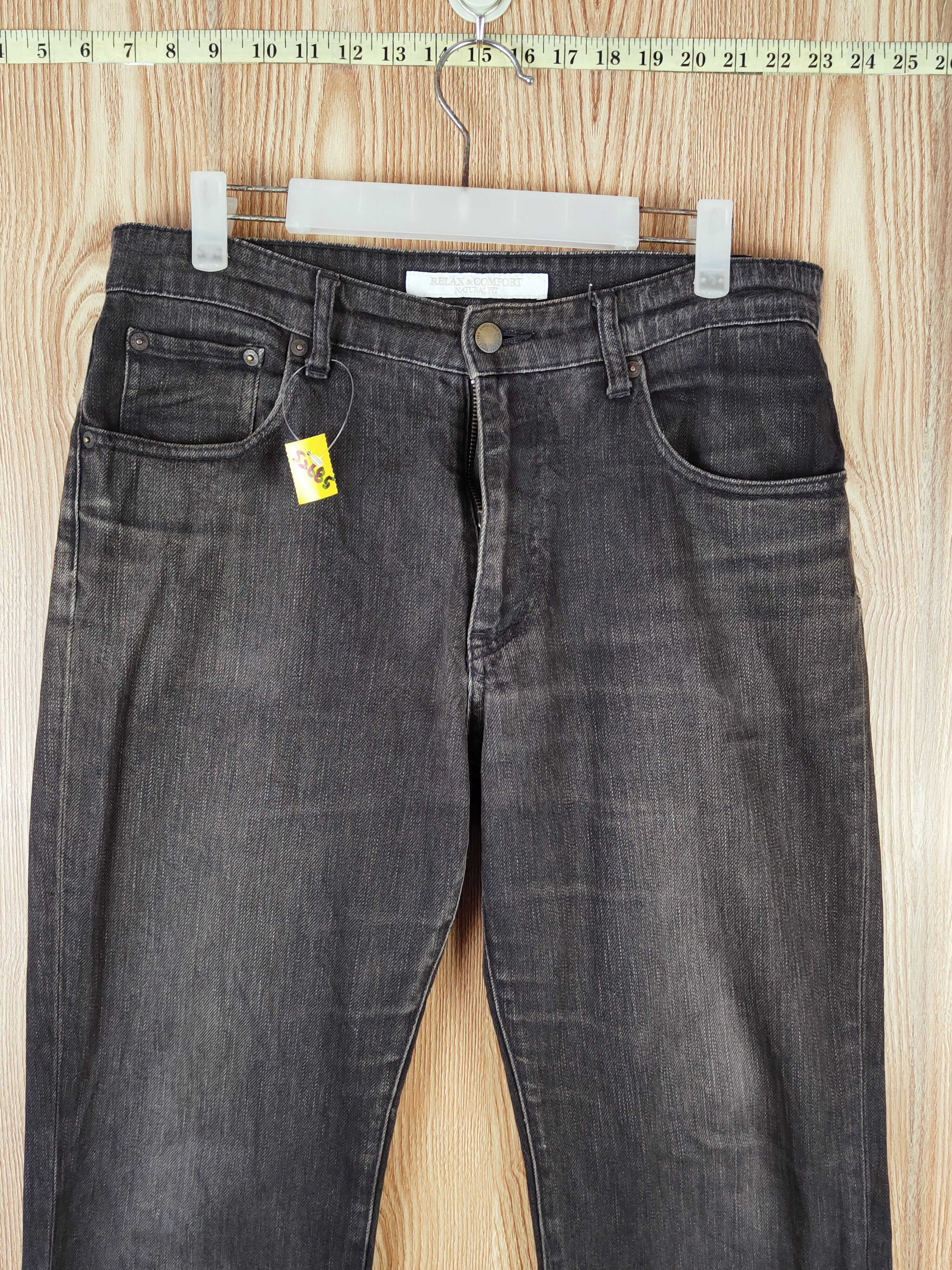 Japanese Brand Uniqlo Black Distressed Ripped Jeans #2685 Size US 31 - 2 Thumbnail